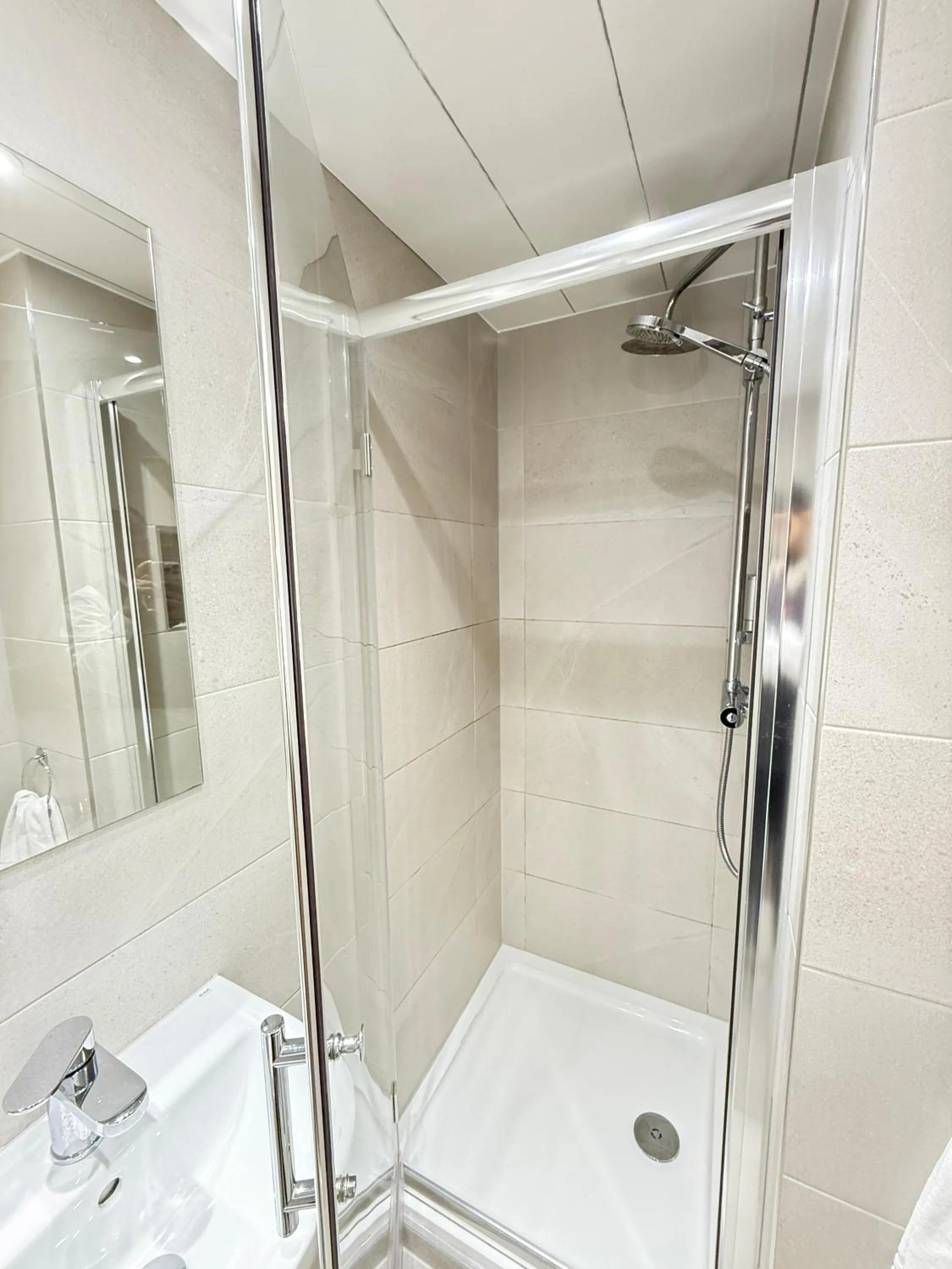 Shower in Sandyford Lodge