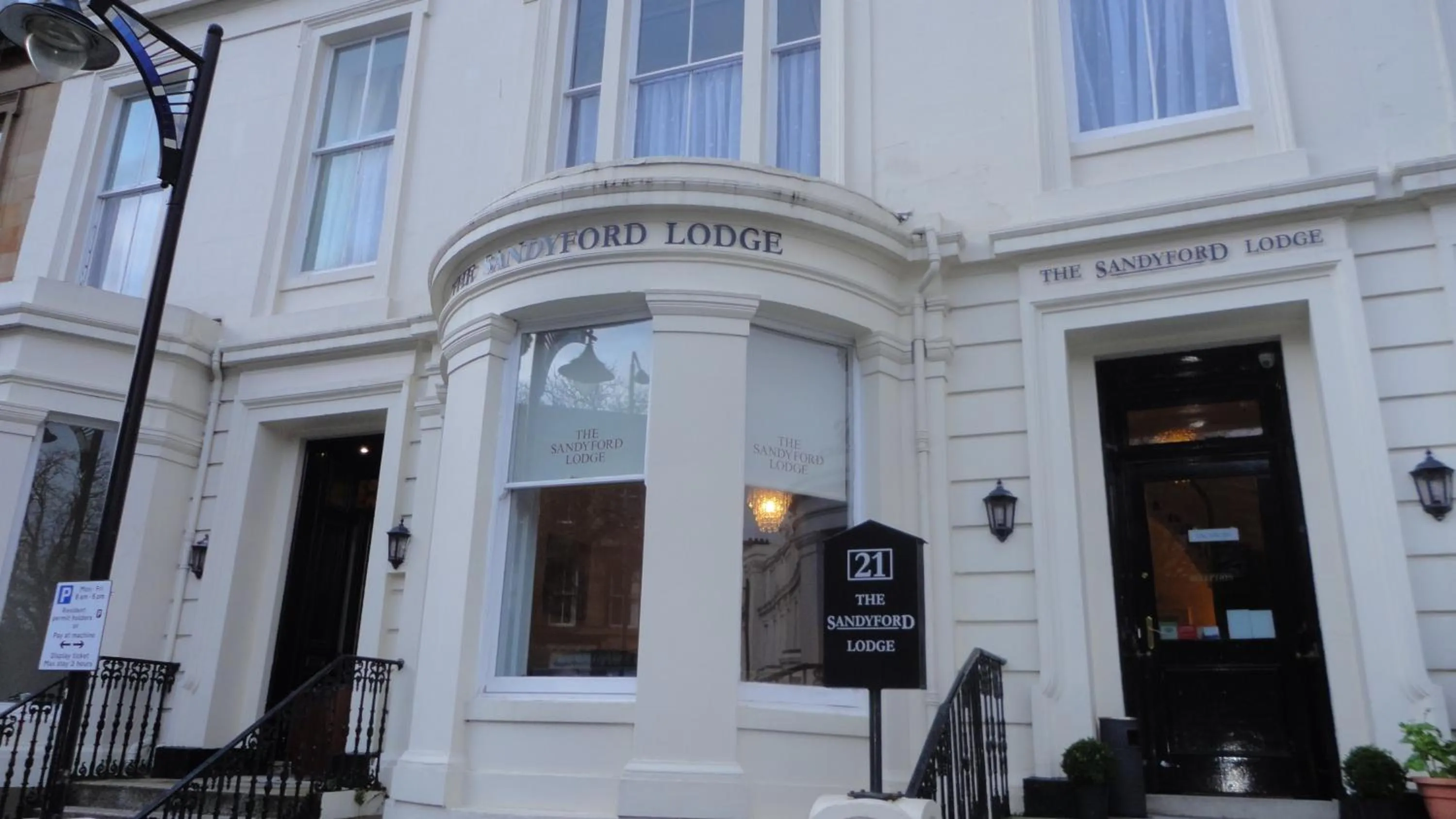 Facade/entrance in Sandyford Lodge