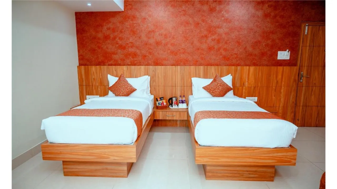 Photo of the whole room, Bed in Hotel Teesta Stay, Rampurhat
