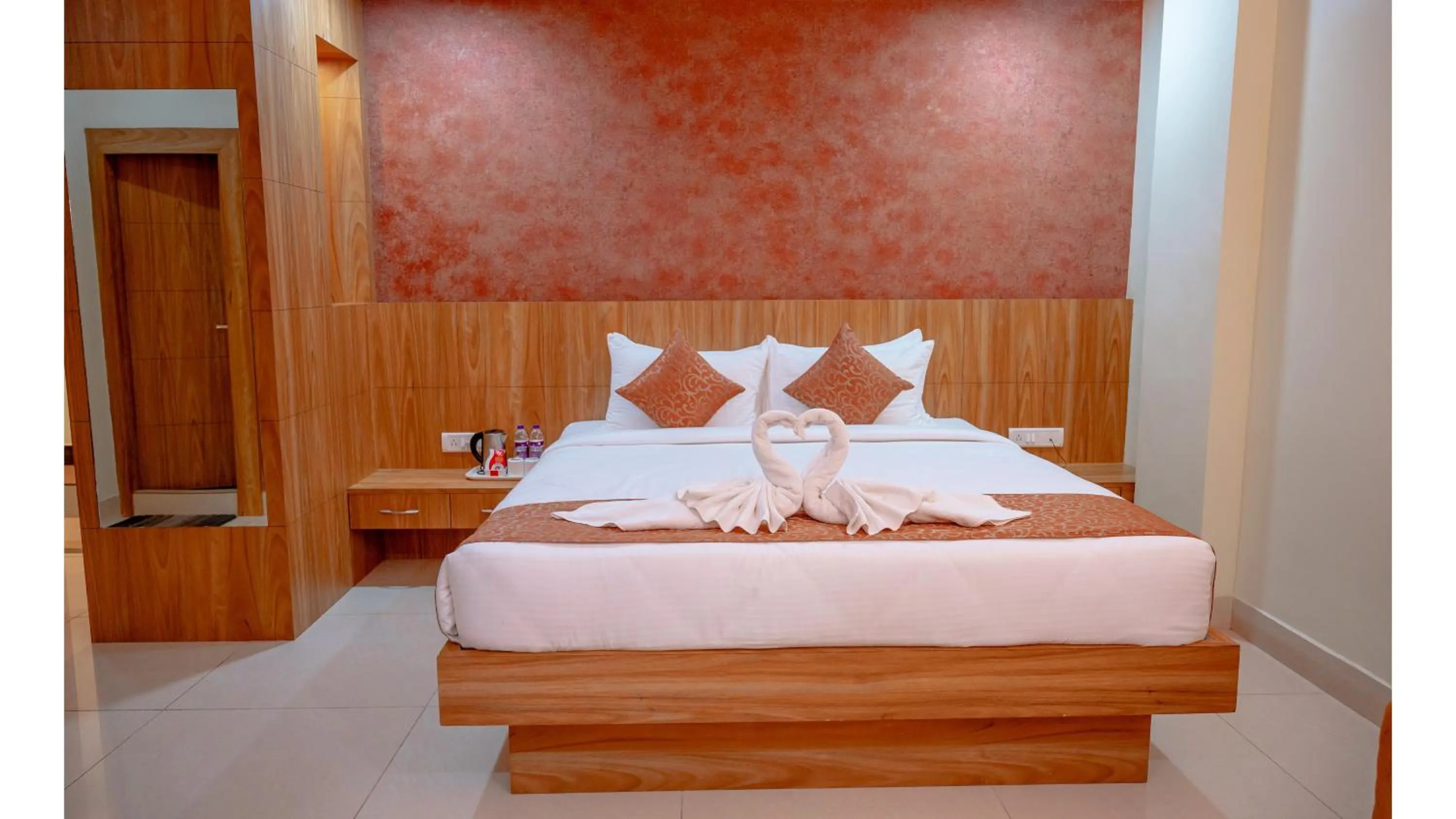 Toilet, Bed in Hotel Teesta Stay, Rampurhat