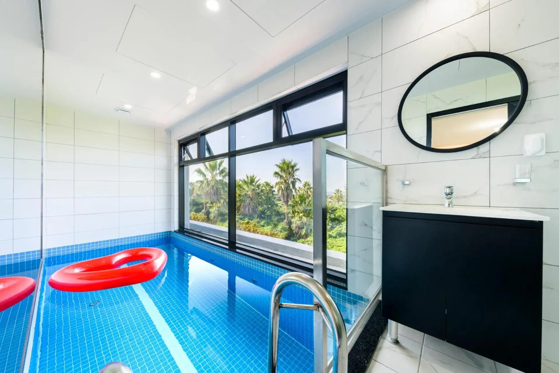 Swimming pool in Liverpool & Spa Swimming pool in Liverpool & Spa