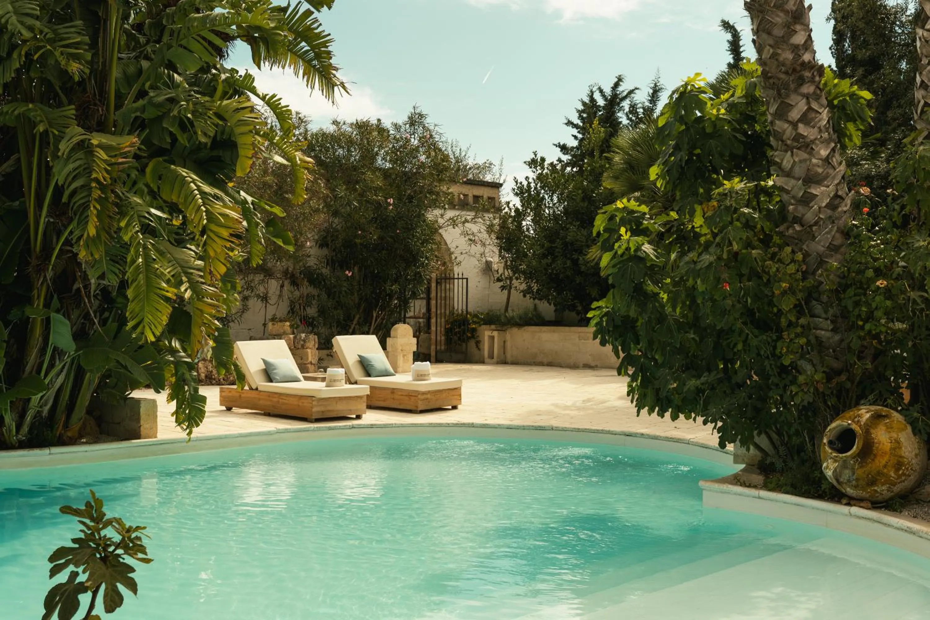 Swimming pool in Masseria Messapia Wine Resort & Spa Salento