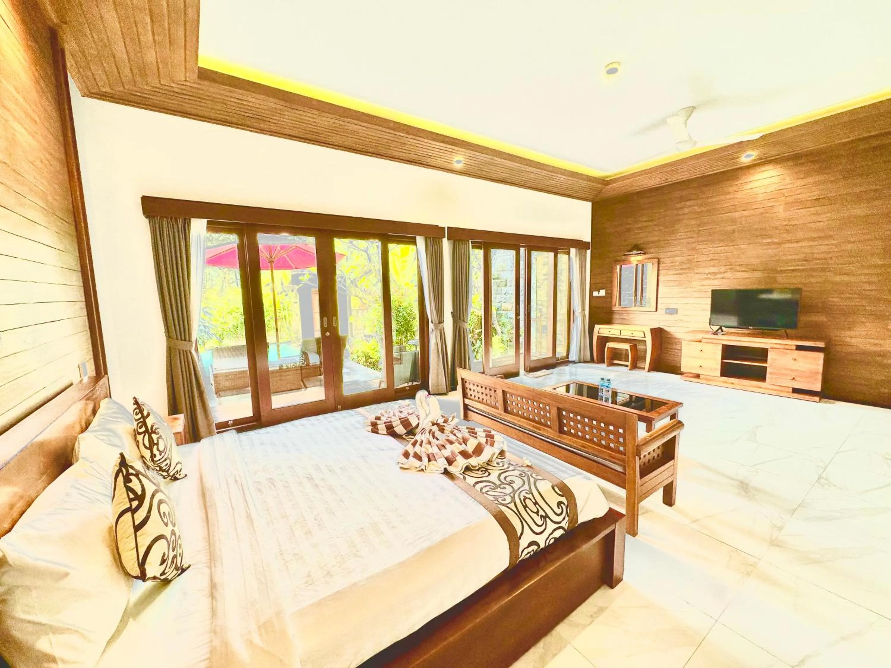 Photo of the whole room, Bed in Dupa Ubud