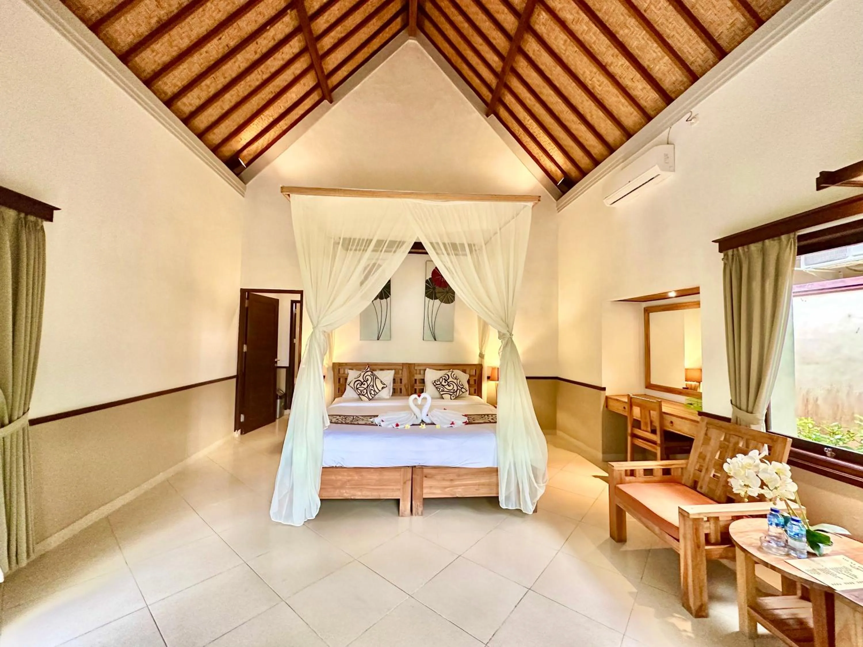 Property building, Bed in Dupa Ubud