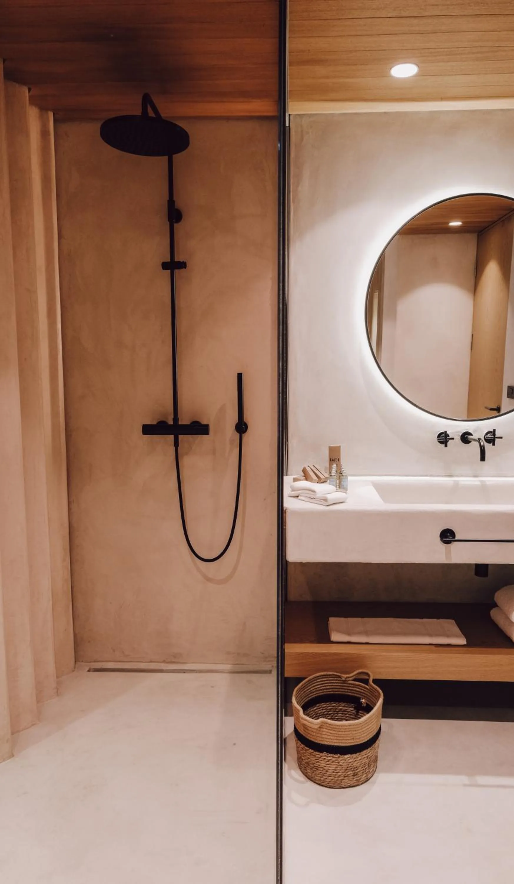 Shower in Birdcage 33 Hotel - Adult Only