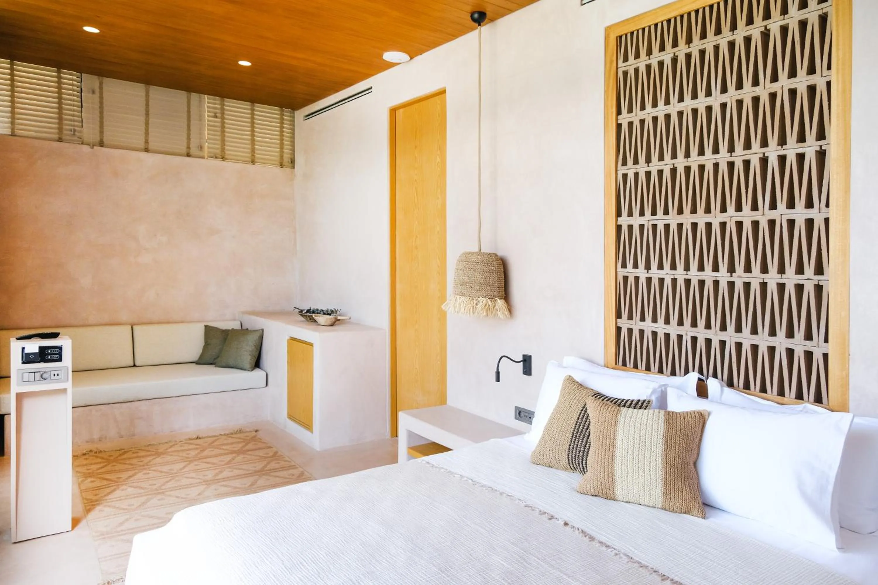 Bed in Birdcage 33 Hotel - Adult Only