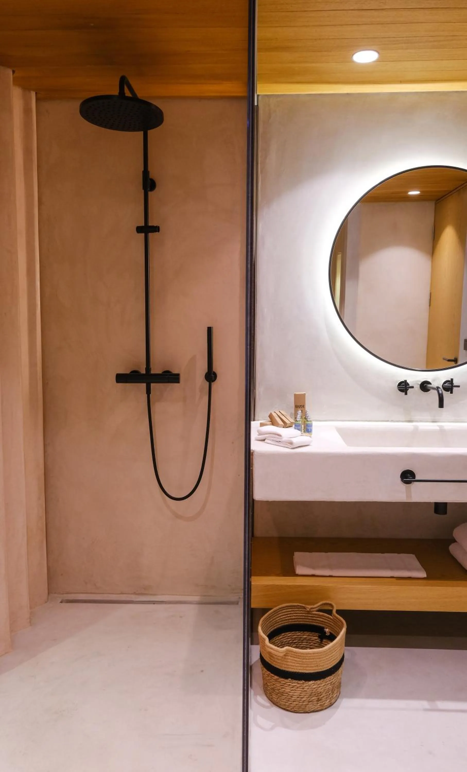 Shower in Birdcage 33 Hotel - Adult Only