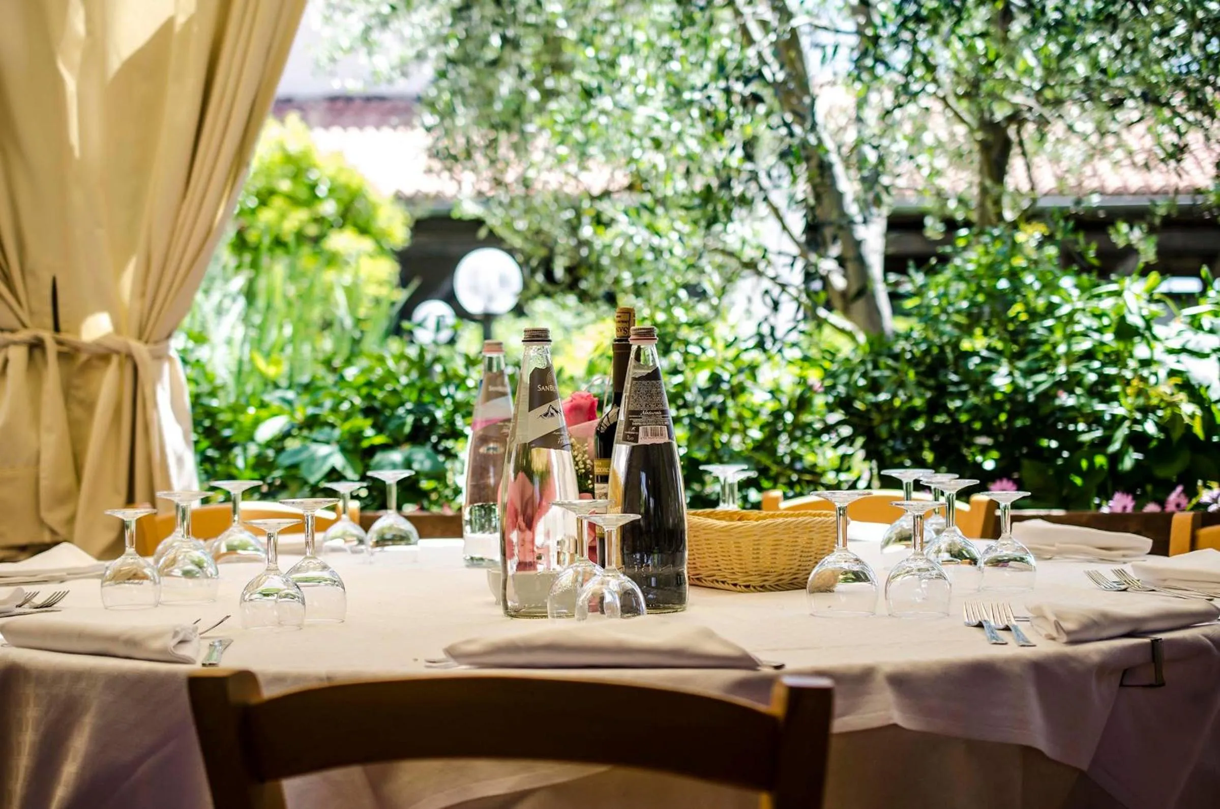 Restaurant/places to eat in Torre Del Sole