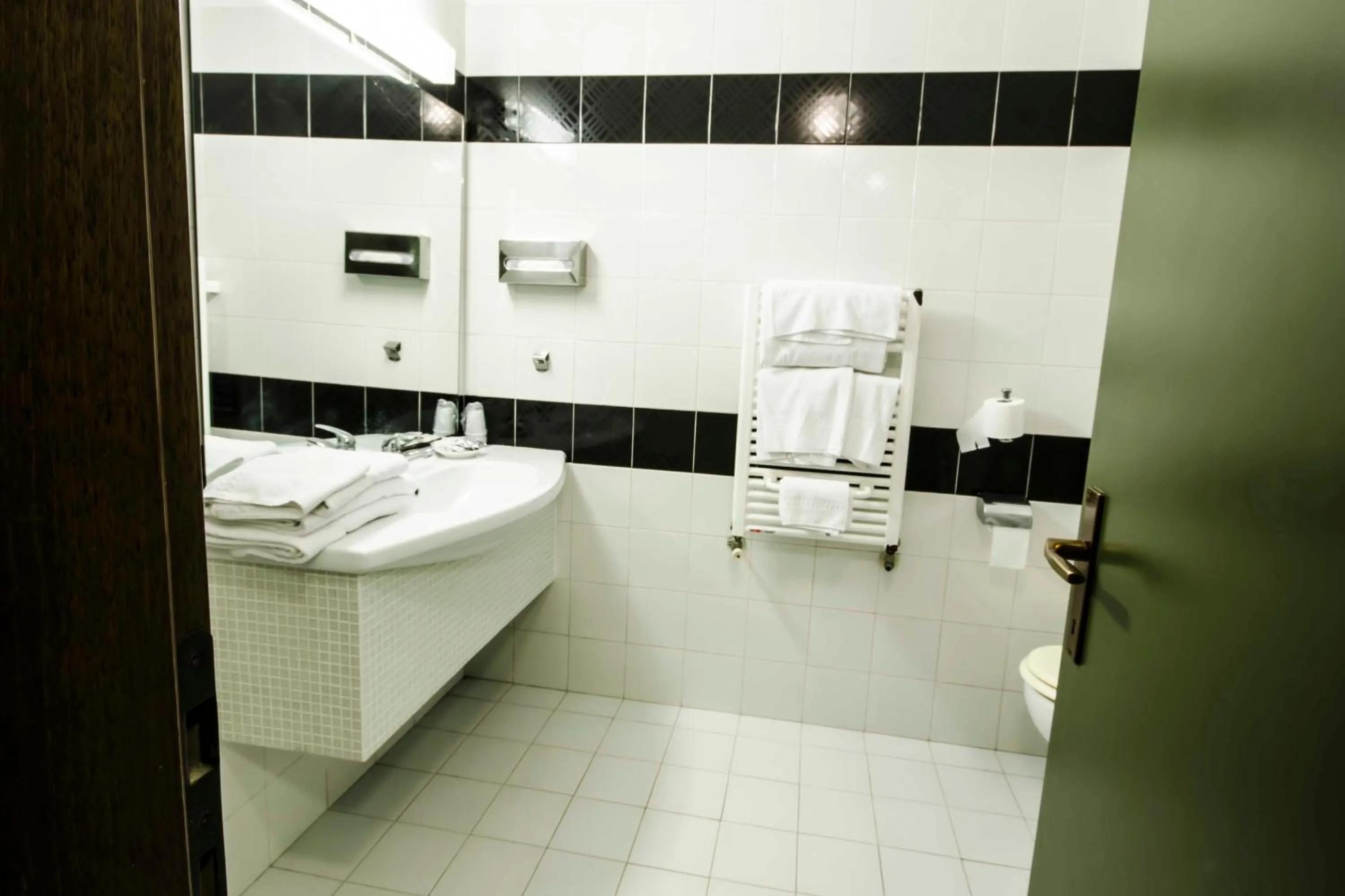 Shower in Torre Del Sole