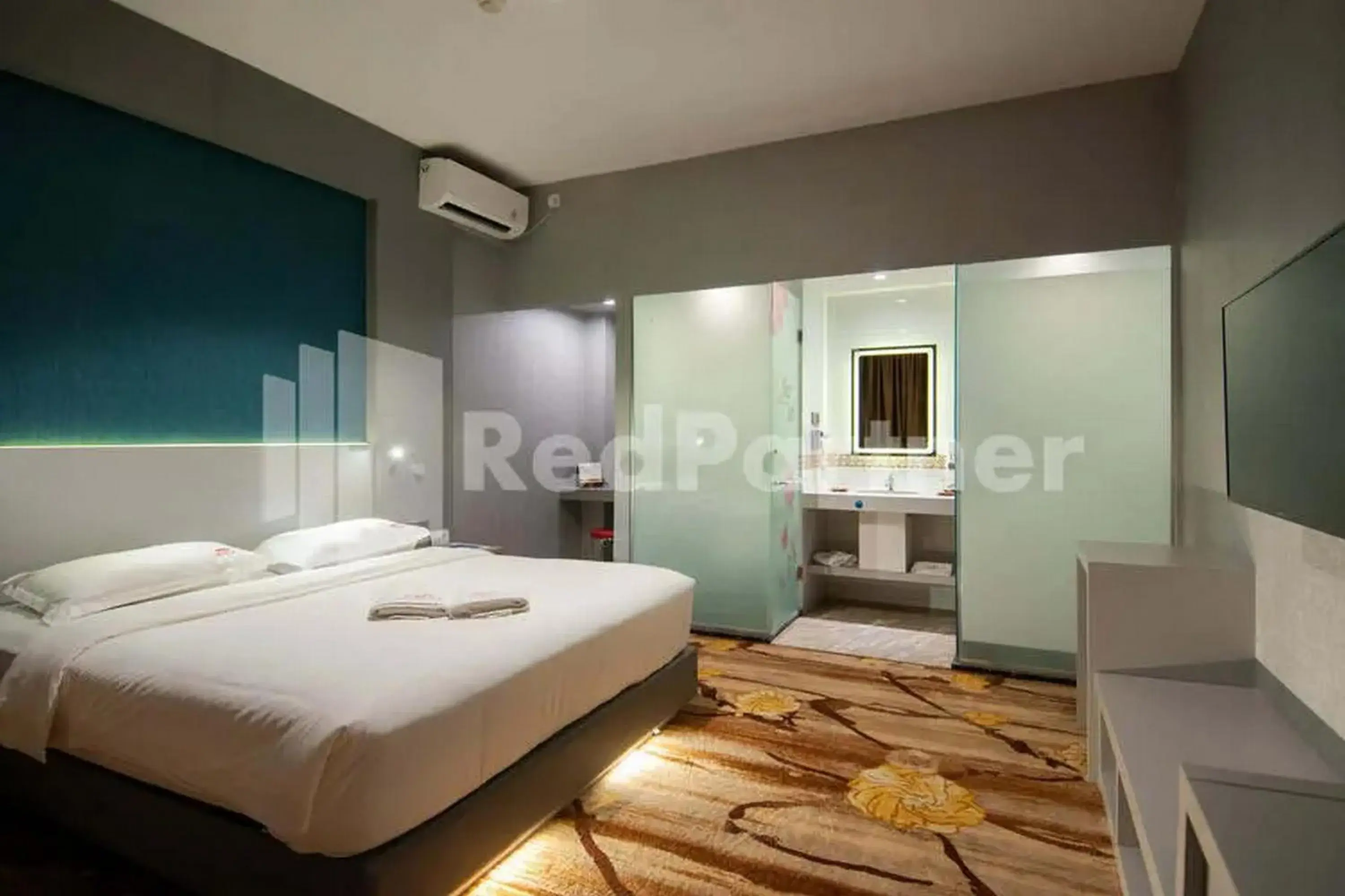 Bedroom, Bed in Selecta Hotel Medan Petisah R Signature Mitra RedDoorz Bedroom, Bed in Selecta Hotel Medan Petisah R Signature Mitra RedDoorz