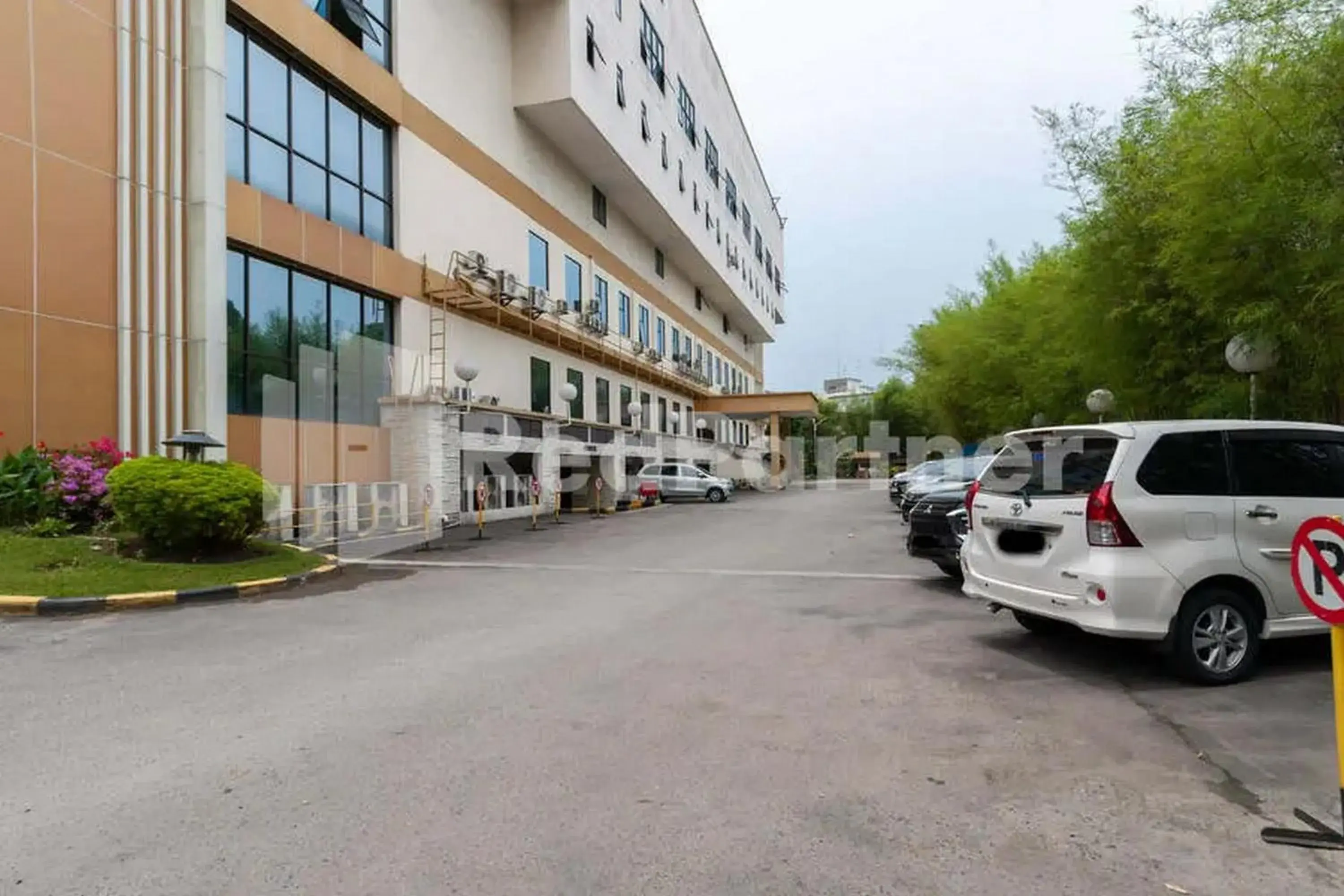 Property building in Selecta Hotel Medan Petisah R Signature Mitra RedDoorz Property building in Selecta Hotel Medan Petisah R Signature Mitra RedDoorz