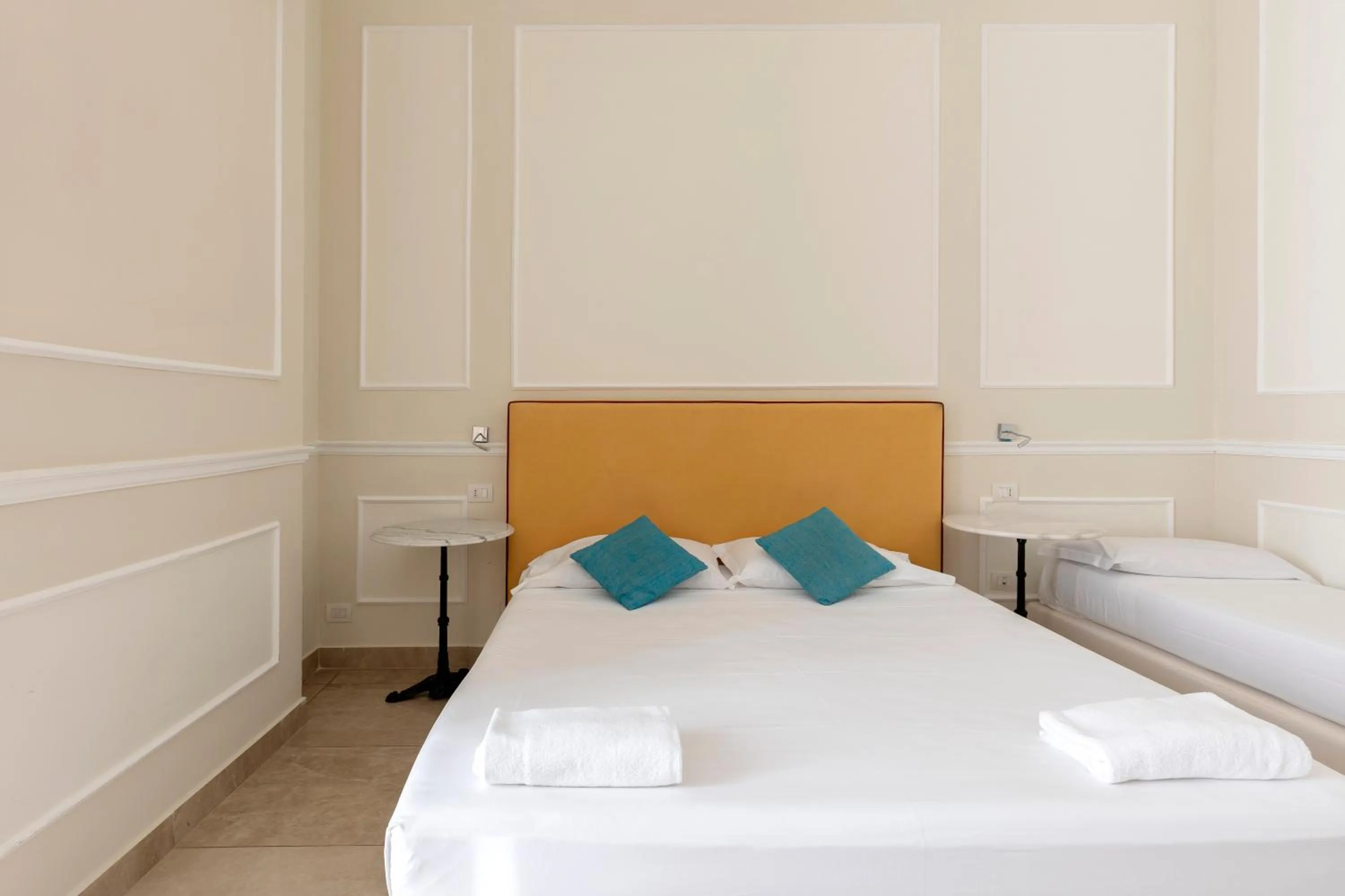 Bed in Napolit'amo Hotel Principe