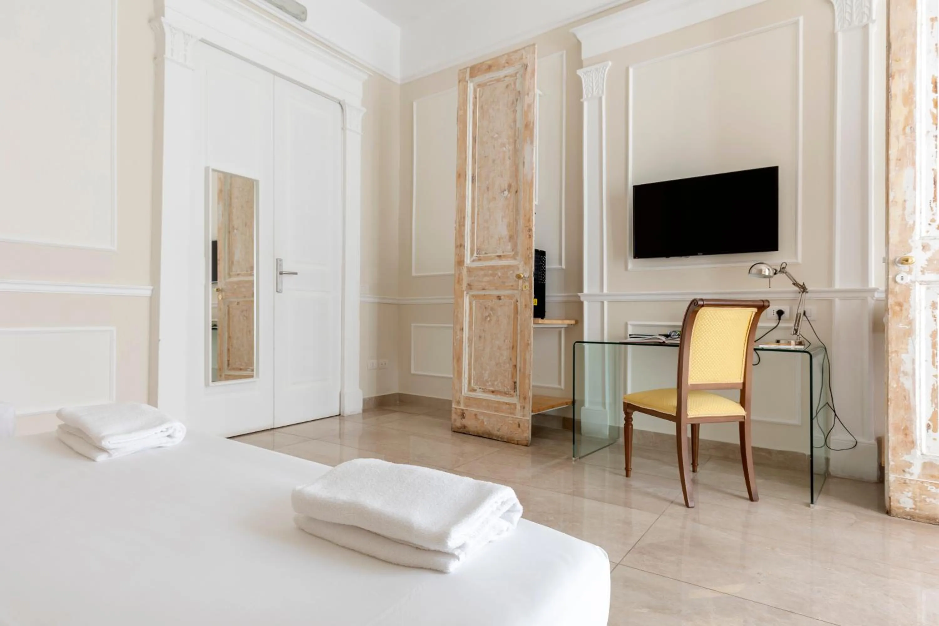 Bed in Napolit'amo Hotel Principe