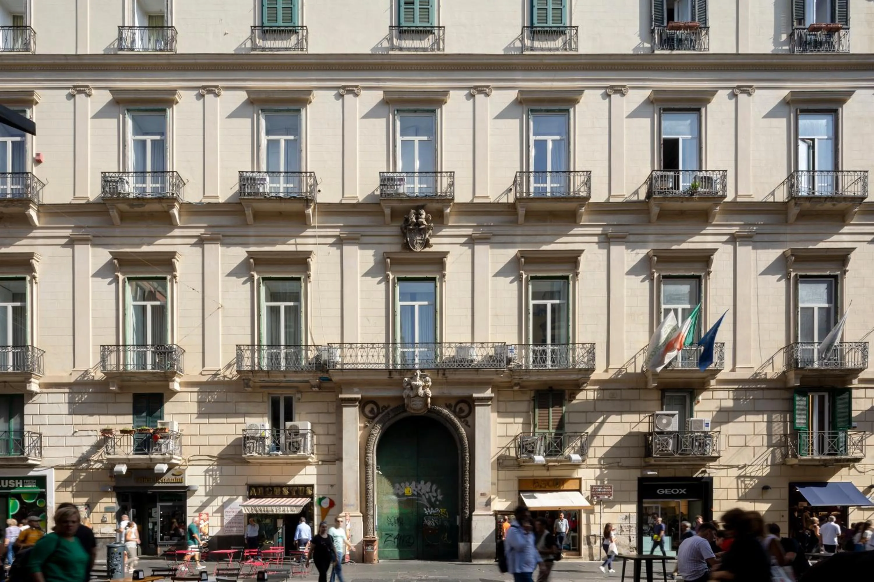 Property building in Napolit'amo Hotel Principe