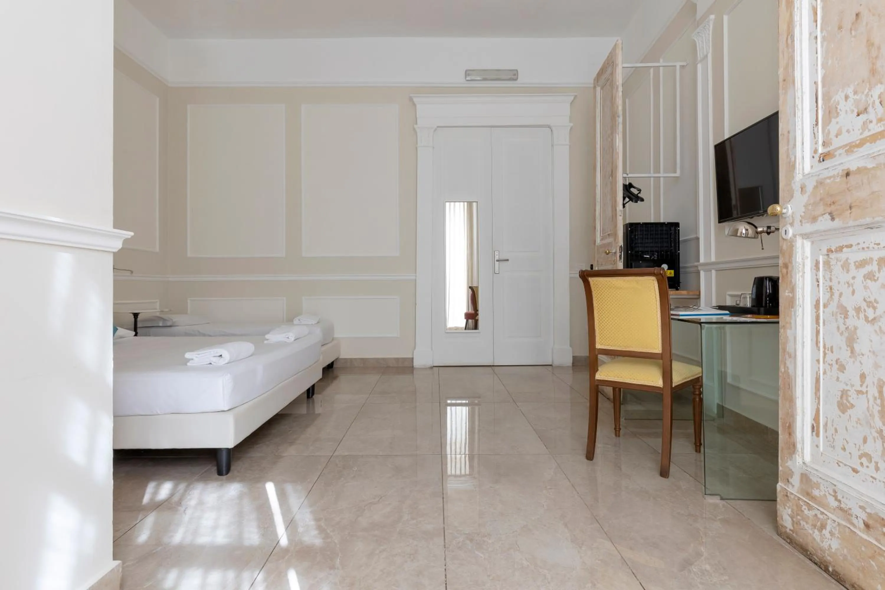 Bed in Napolit'amo Hotel Principe