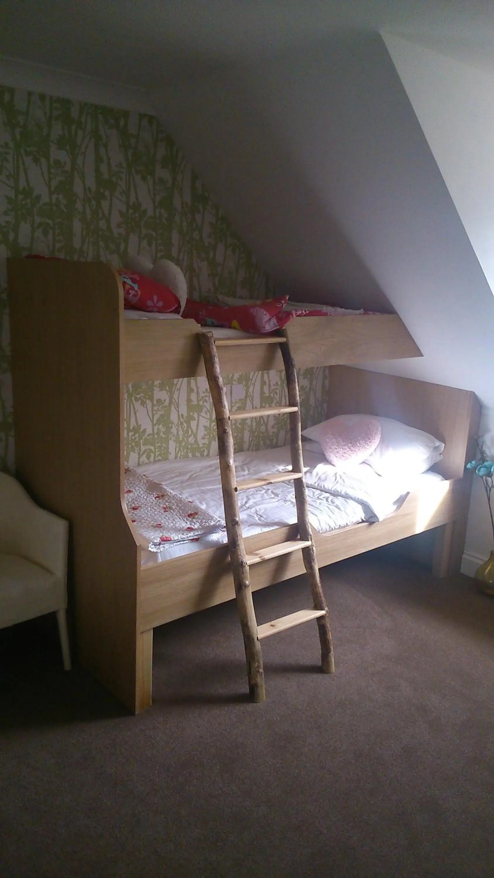 bunk bed, Bed in Thornybank
