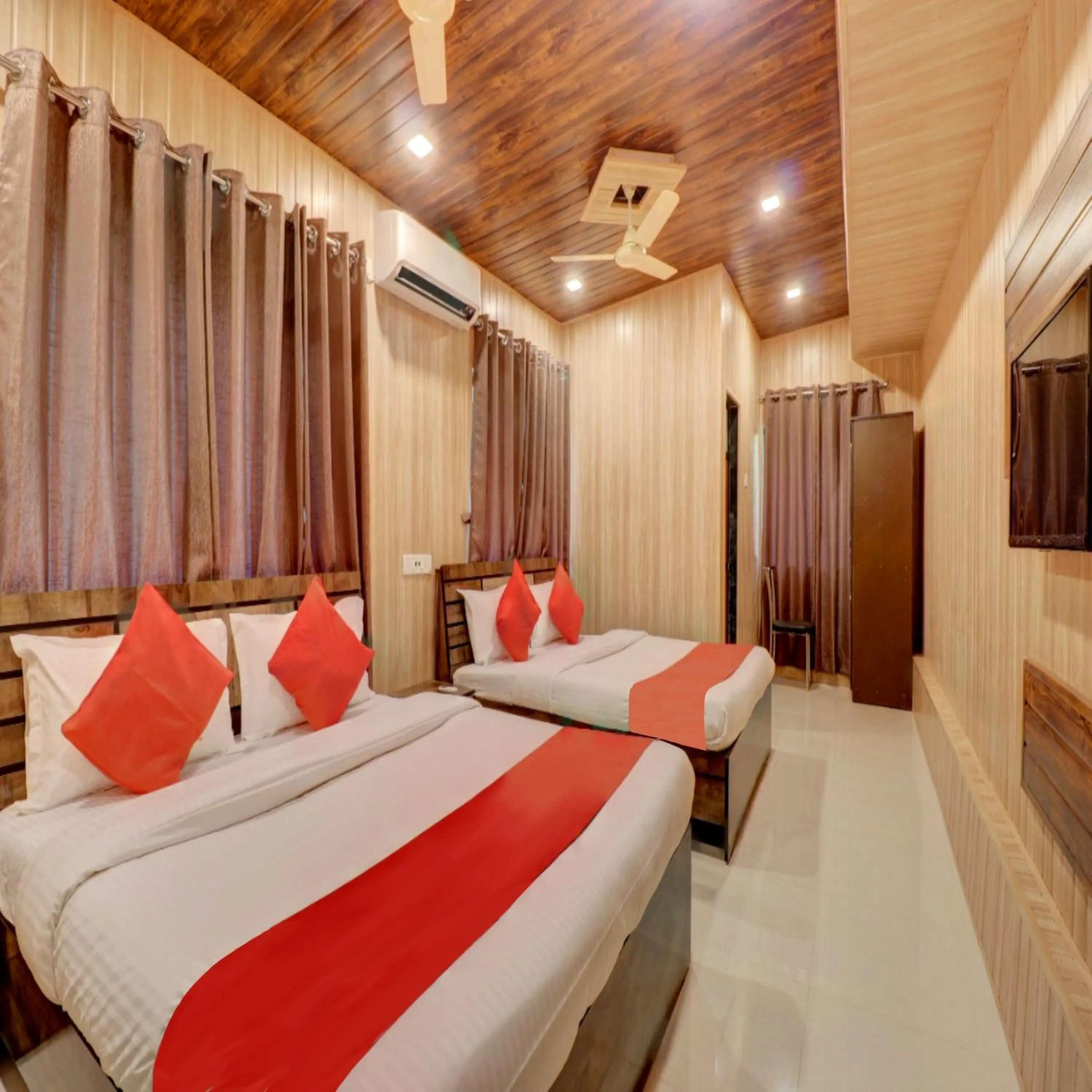 Bed in Hotel Snehaprabha - Near to Nagaon Beach Alibaug