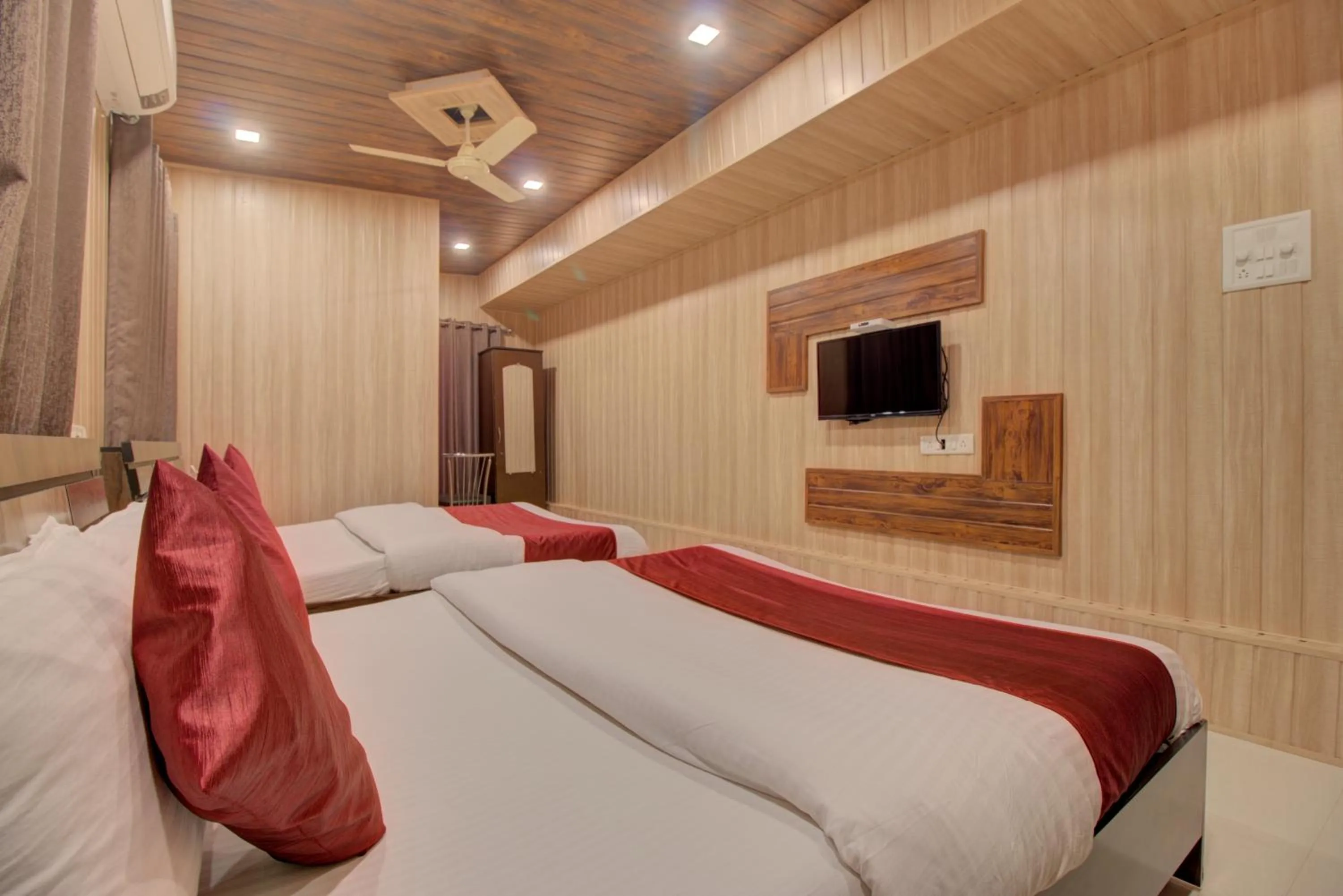 Bed in Hotel Snehaprabha - Near to Nagaon Beach Alibaug