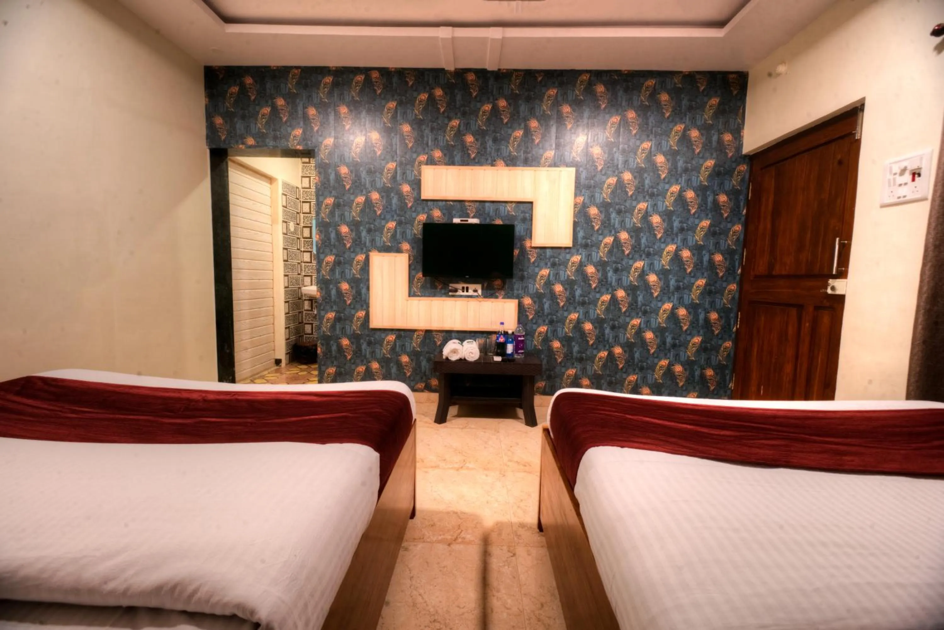 Family, Bed in Hotel Snehaprabha - Near to Nagaon Beach Alibaug