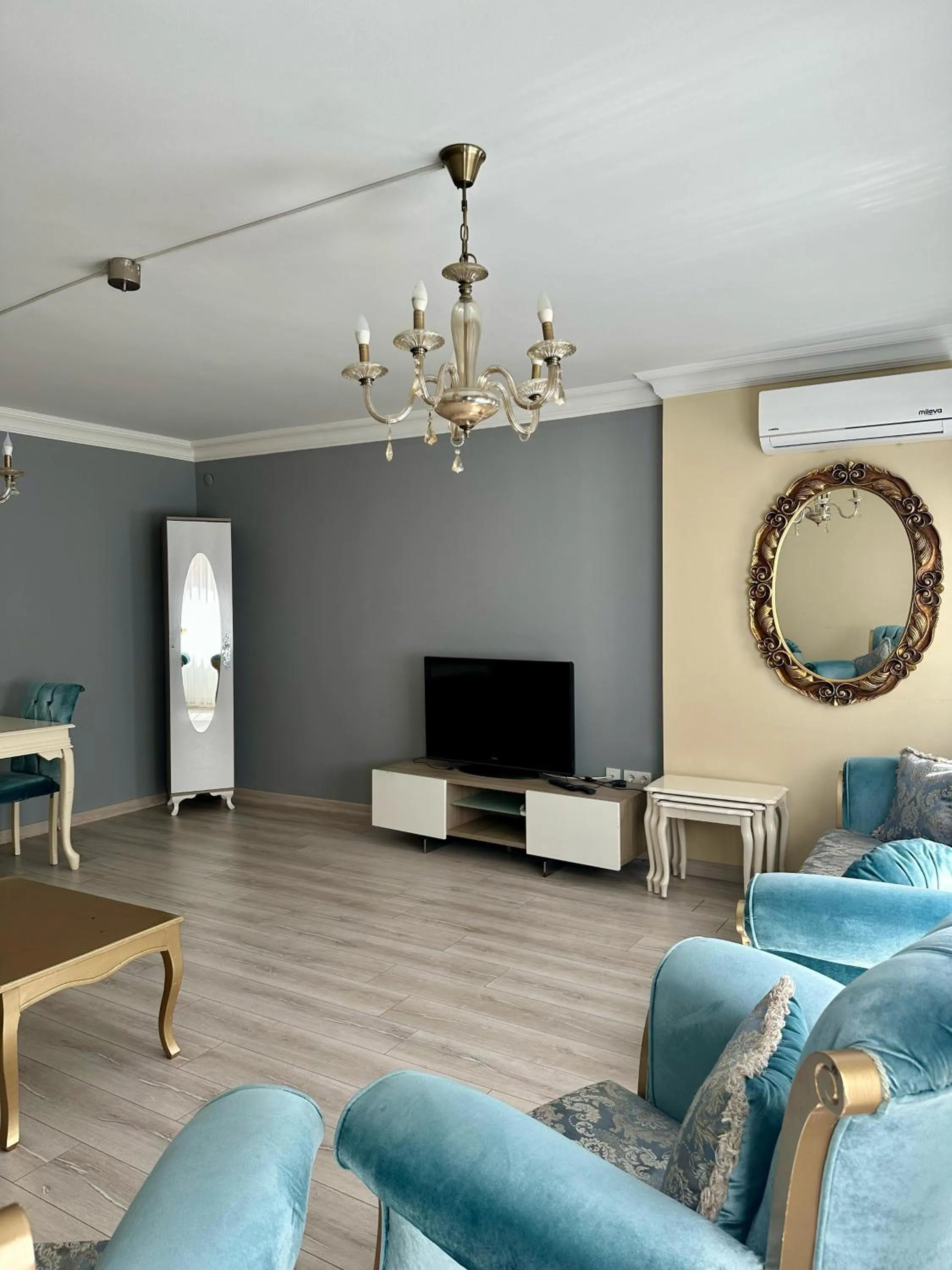 TV and multimedia in Blueway Hotel Residence