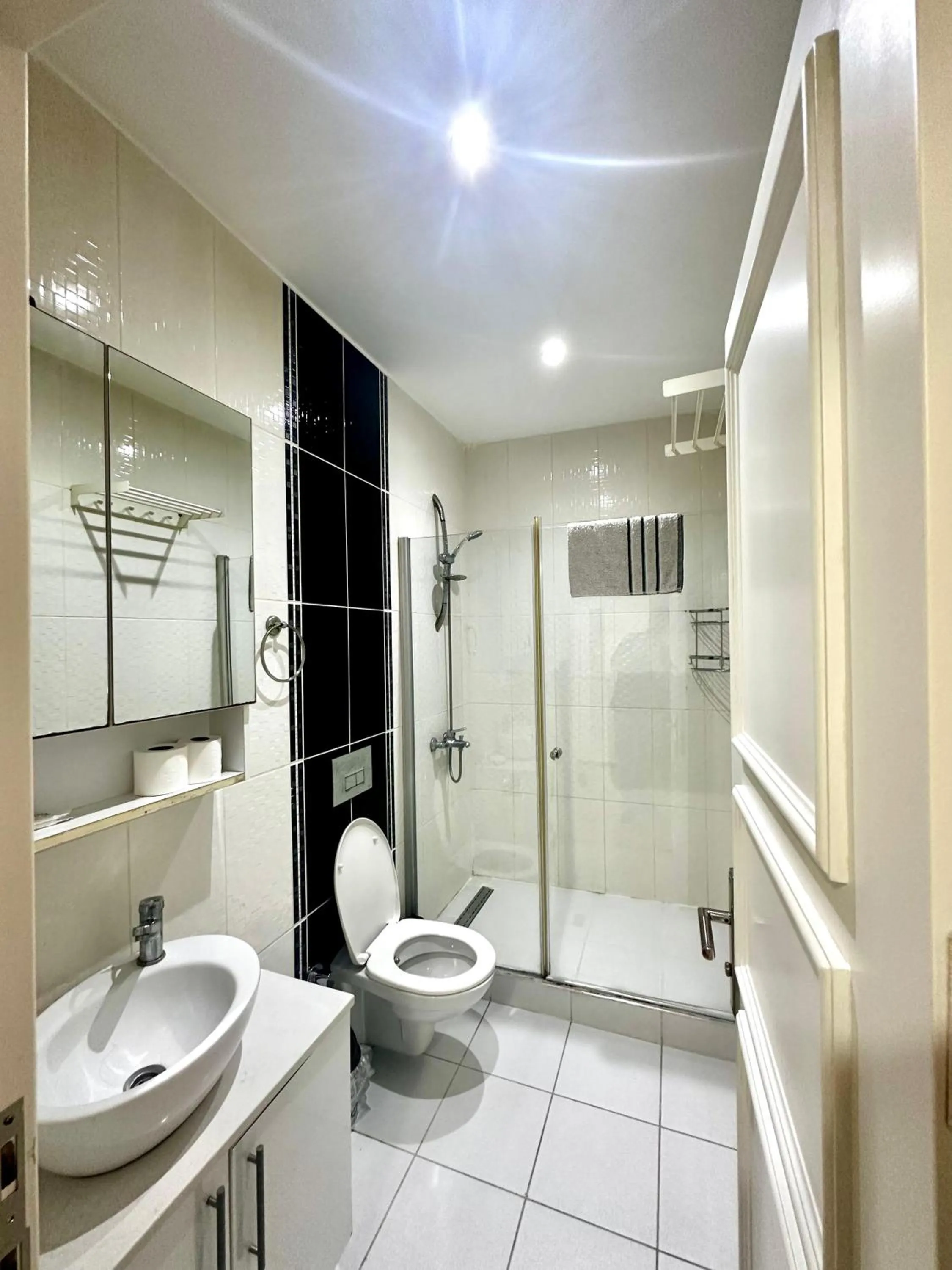 Shower in Blueway Hotel Residence