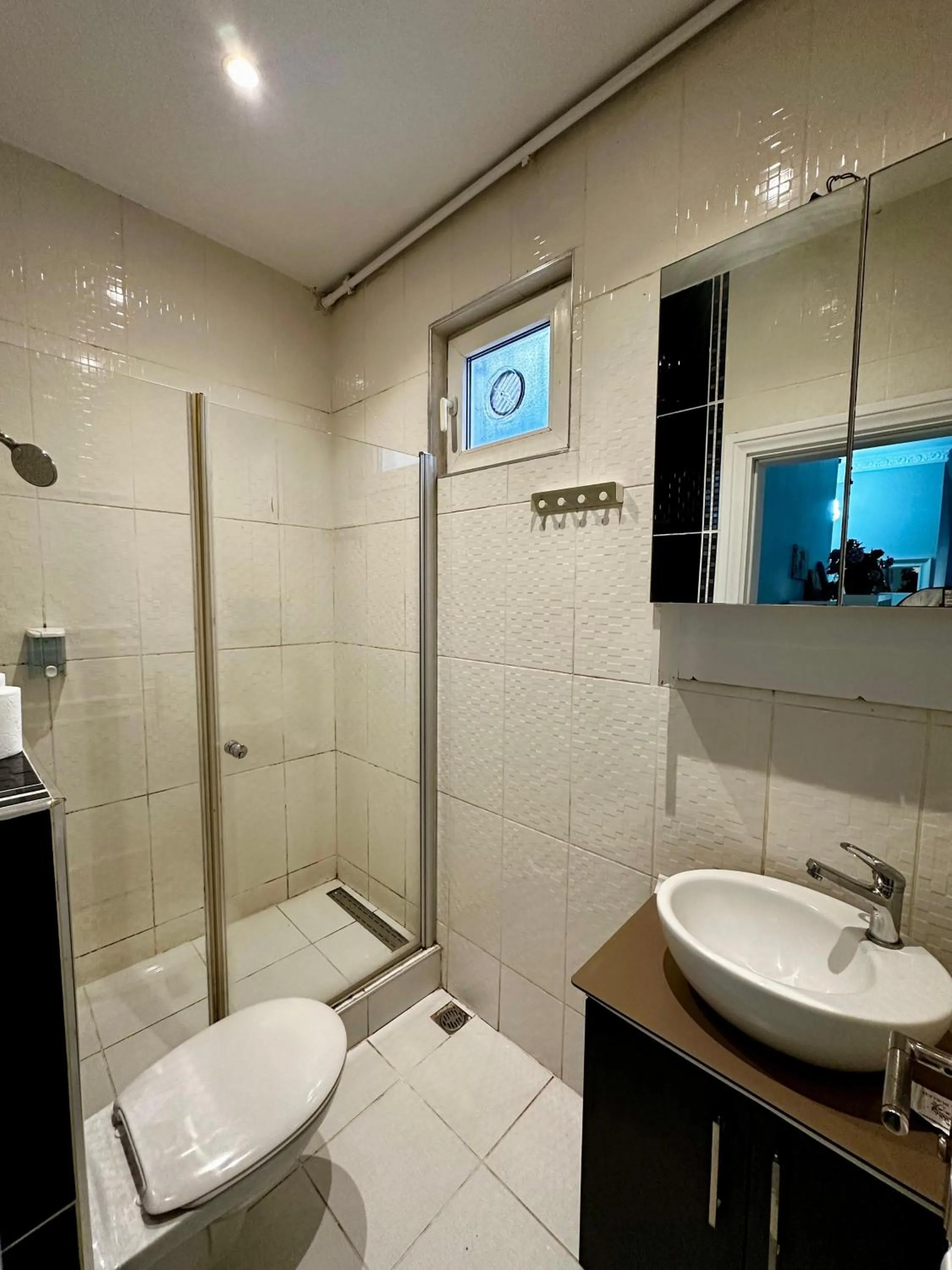 Shower in Blueway Hotel Residence