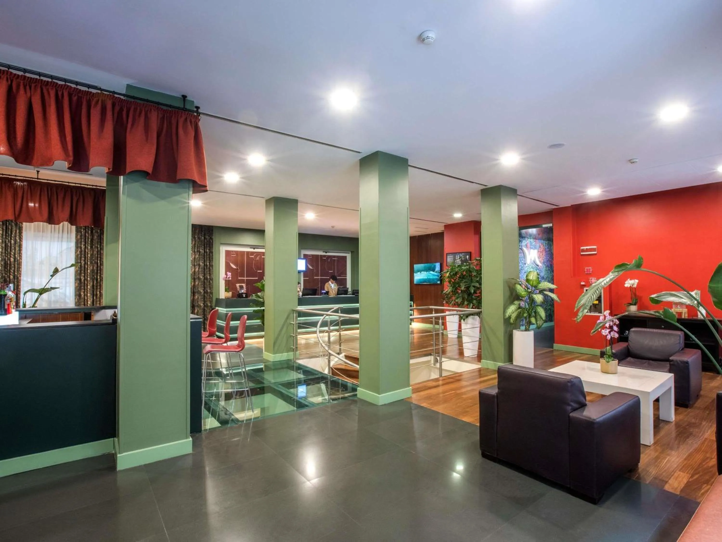 Lounge or bar in Mercure Roma Centro Saint John