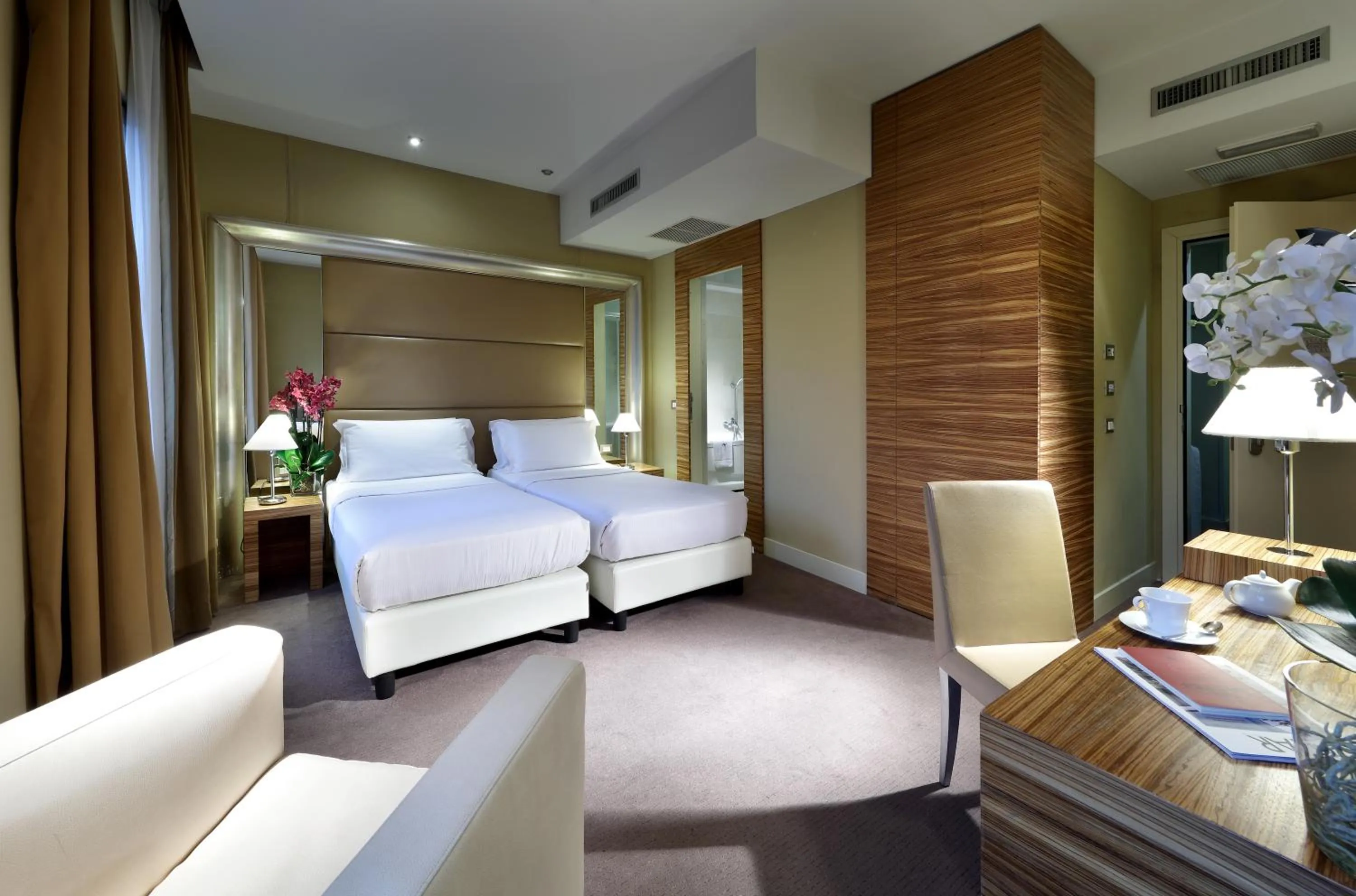 Bed in Hotel Saint John