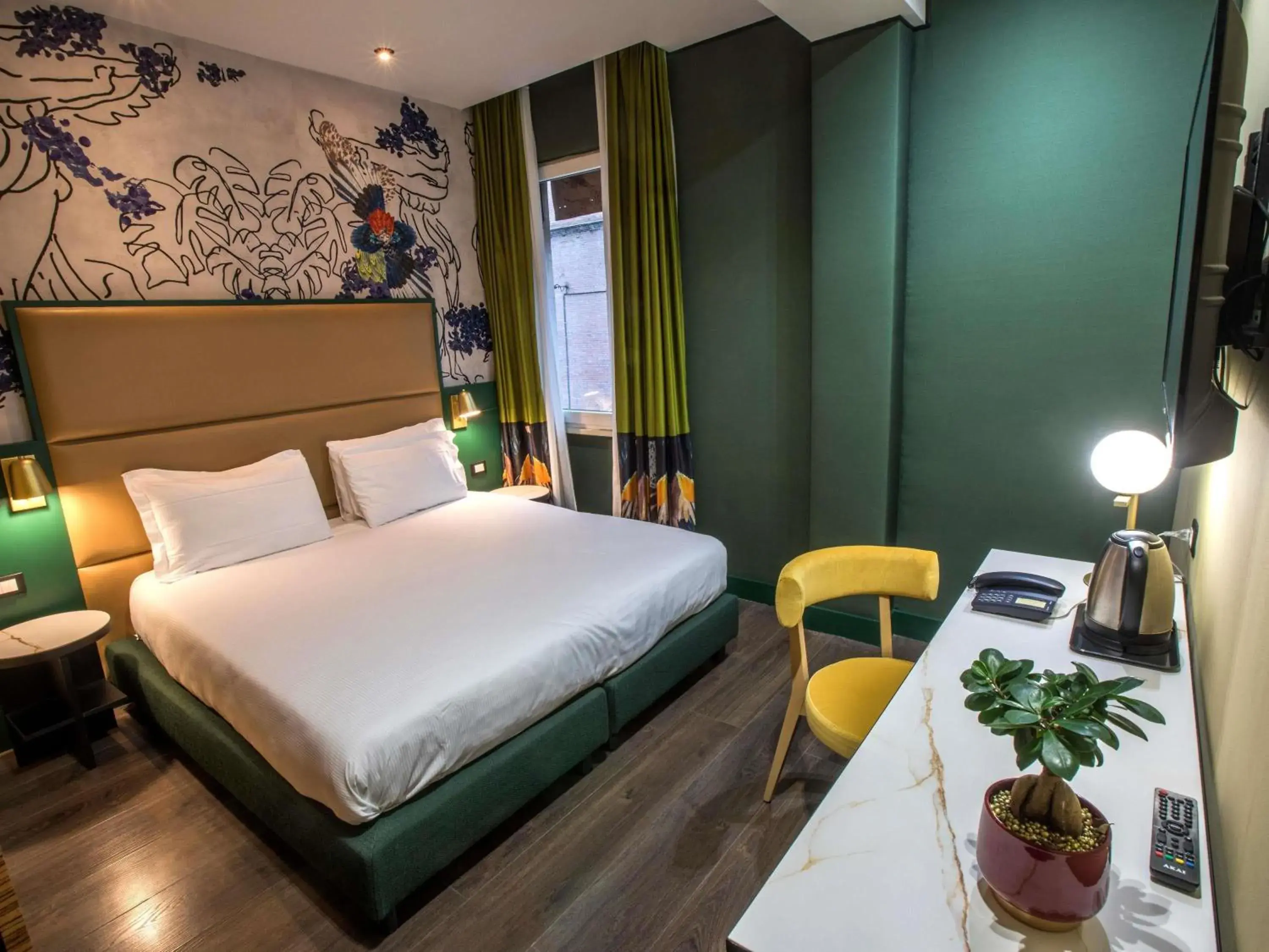 Bedroom, Bed in Mercure Roma Centro Saint John Bedroom, Bed in Mercure Roma Centro Saint John