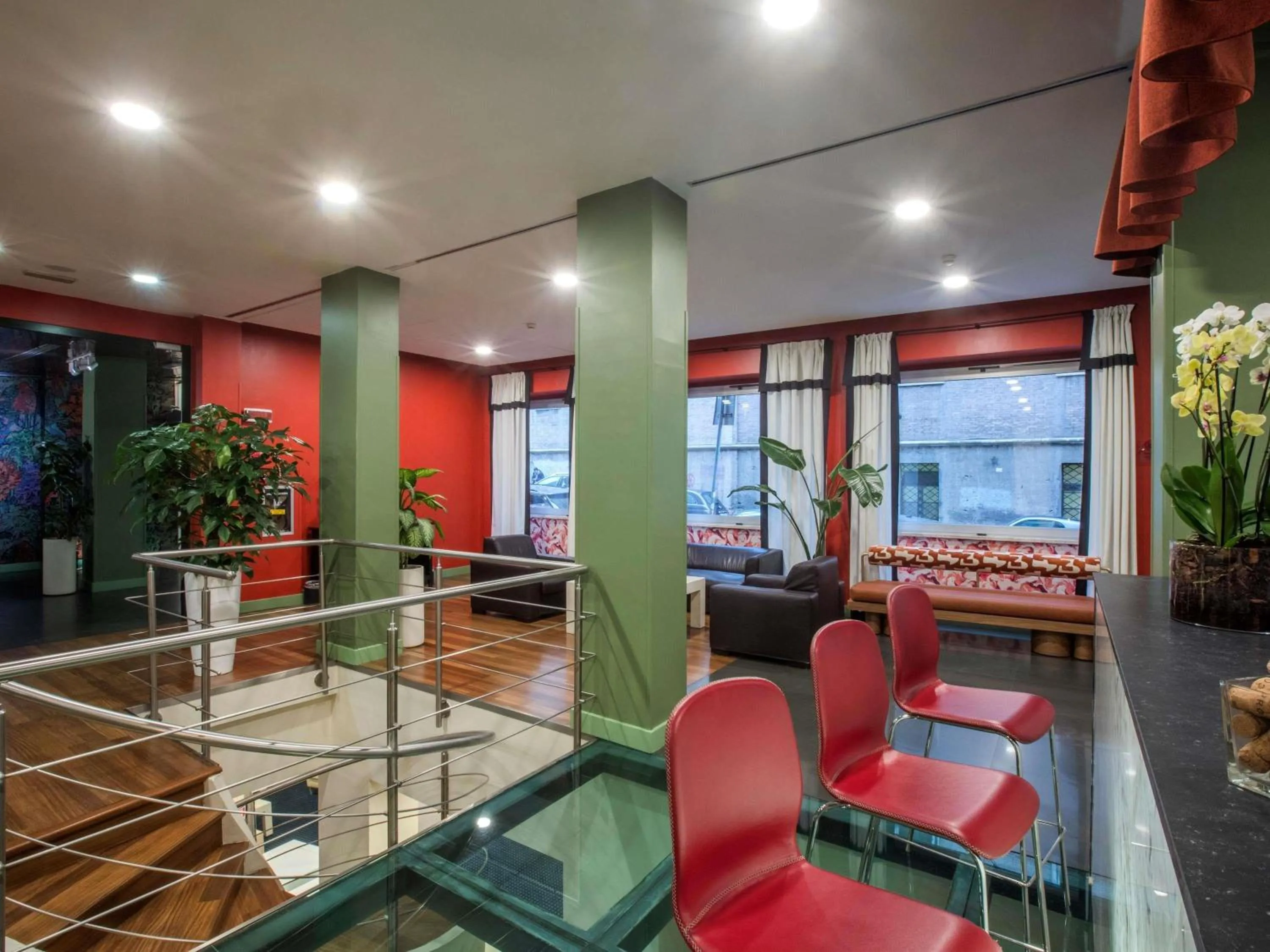 Lounge or bar in Mercure Roma Centro Saint John