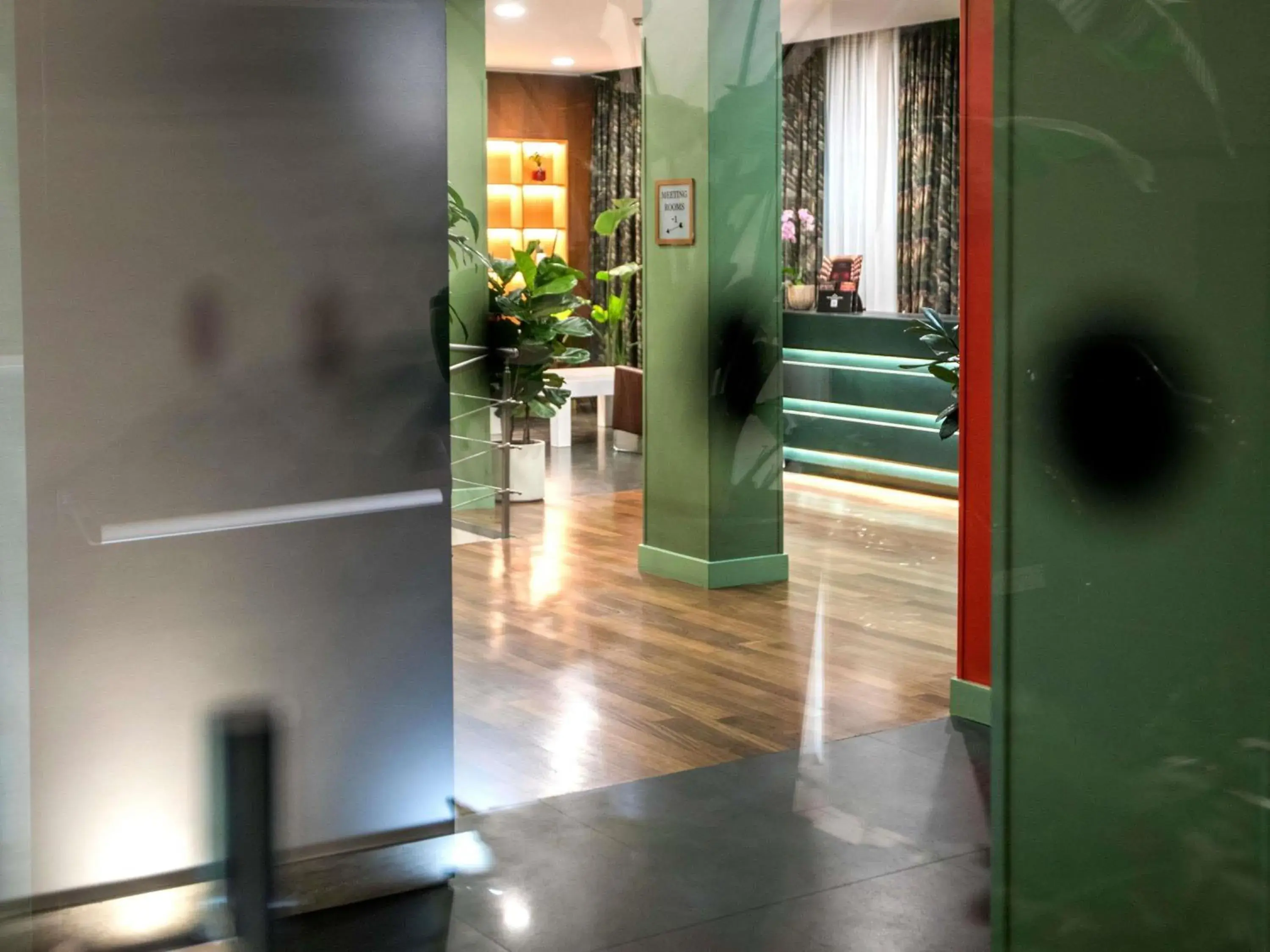 Lounge or bar in Mercure Roma Centro Saint John Lounge or bar in Mercure Roma Centro Saint John