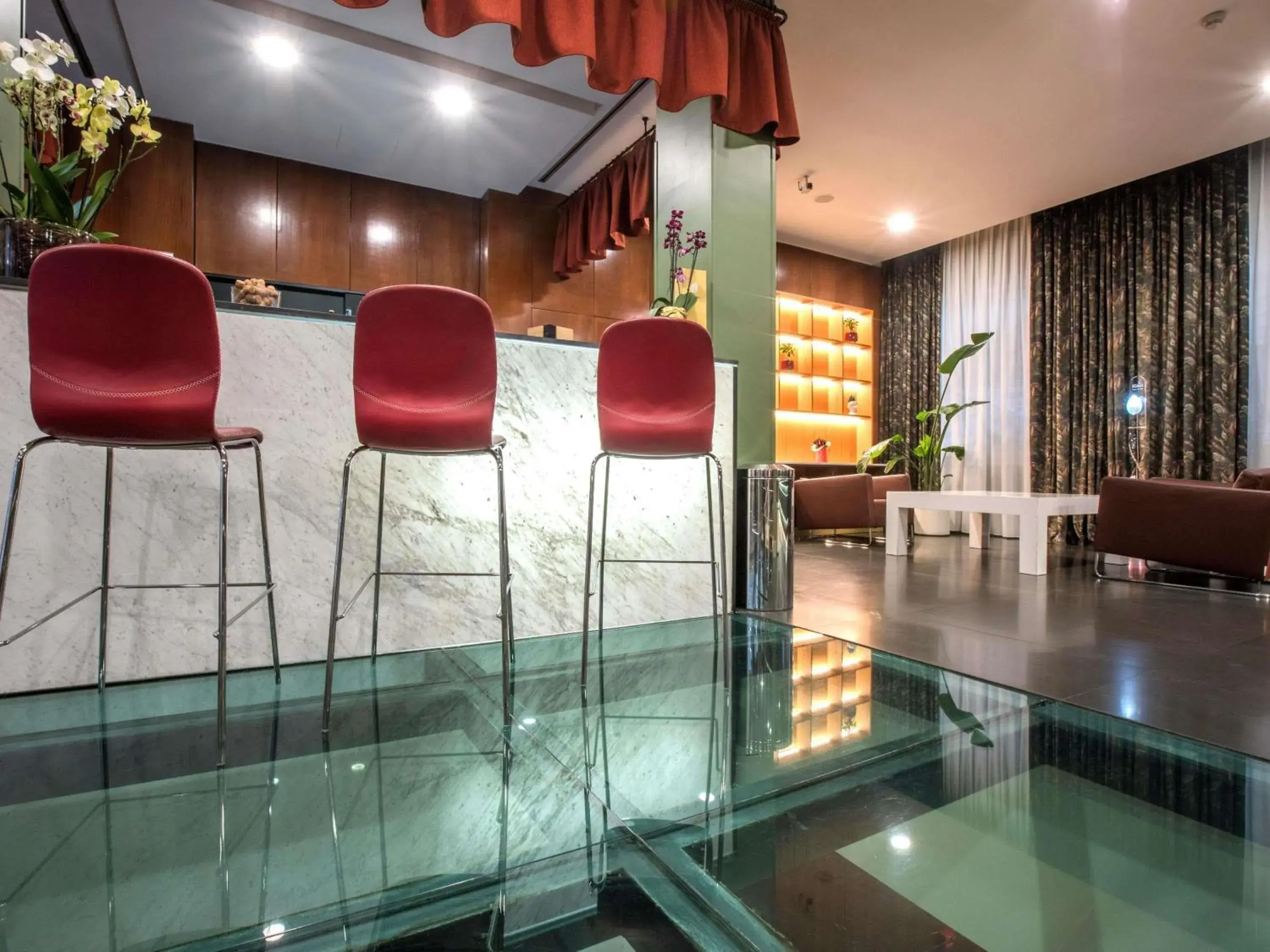 Lounge or bar in Mercure Roma Centro Saint John Lounge or bar in Mercure Roma Centro Saint John