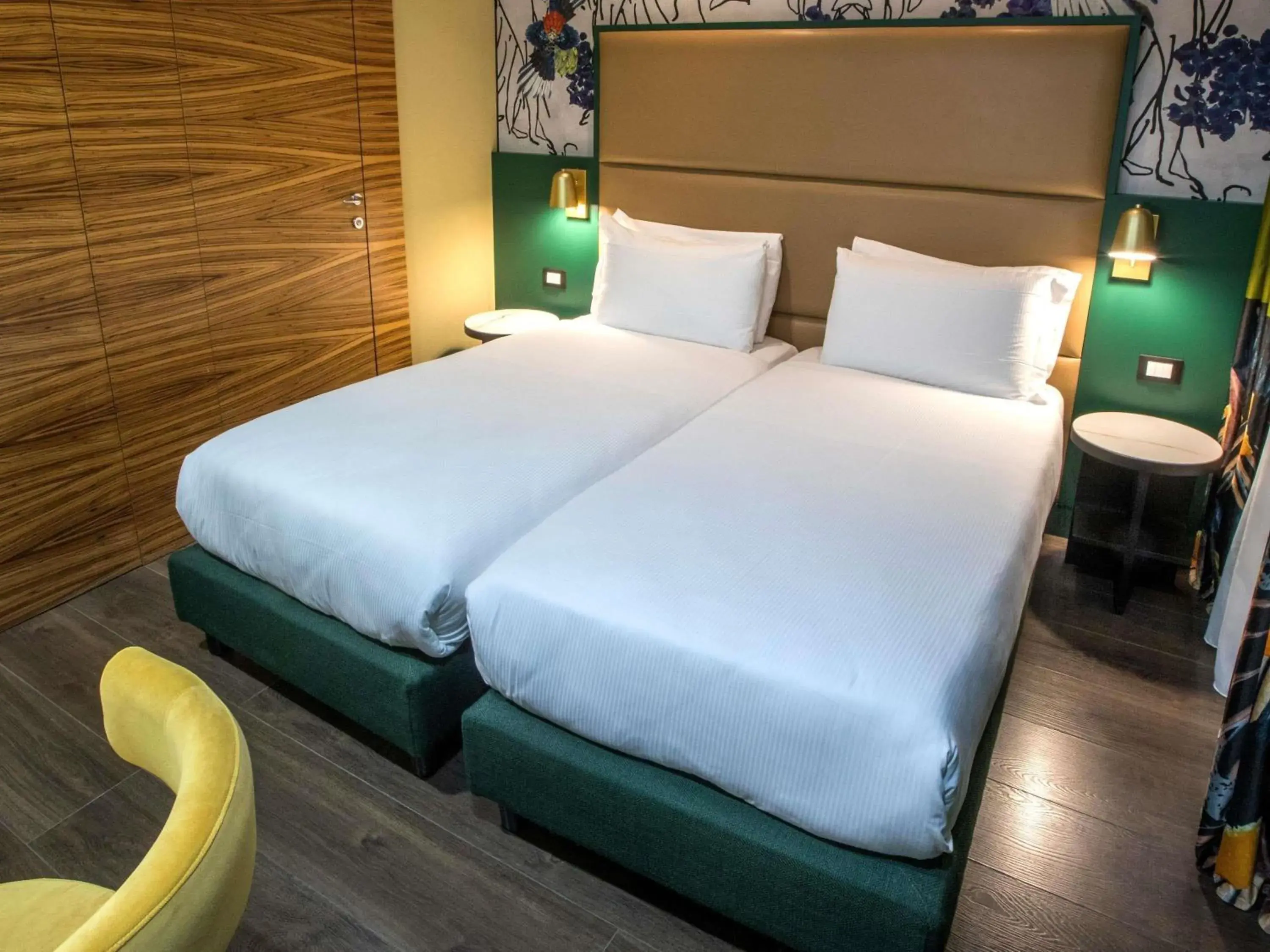 Bedroom, Bed in Mercure Roma Centro Saint John Bedroom, Bed in Mercure Roma Centro Saint John