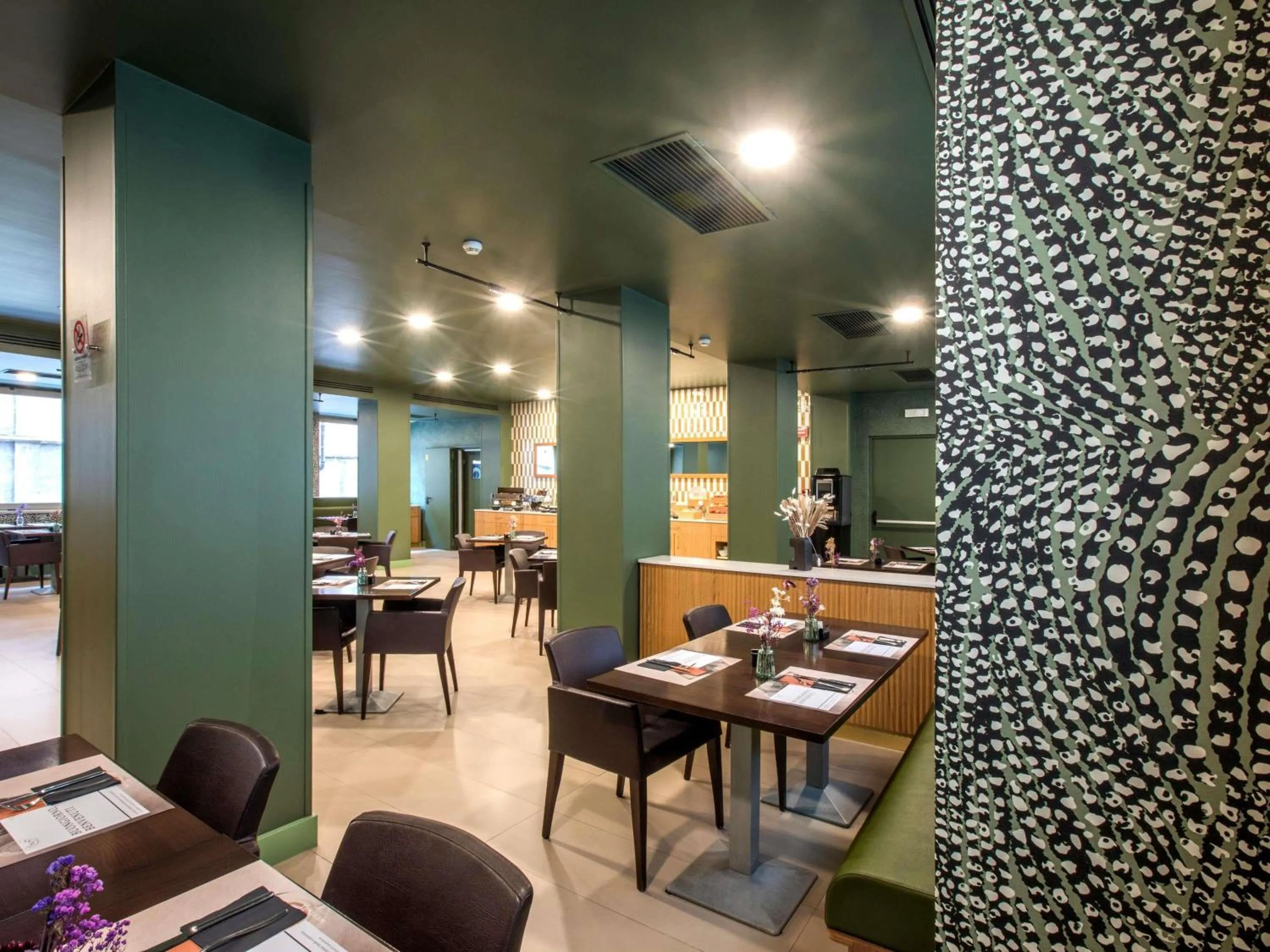 Breakfast in Mercure Roma Centro Saint John