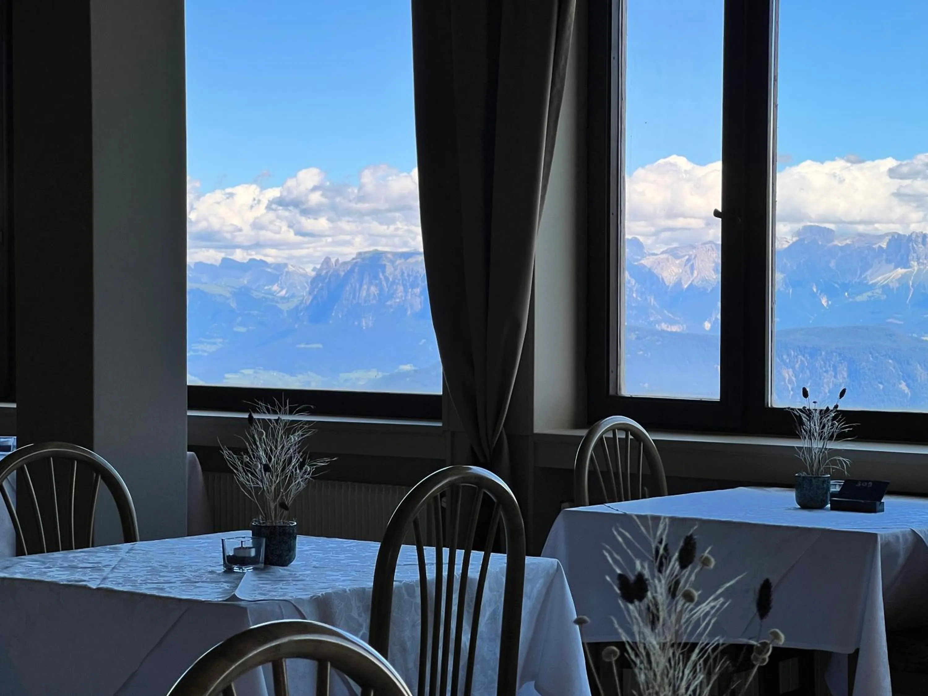 Restaurant/places to eat in PanoramaHotel Penegal