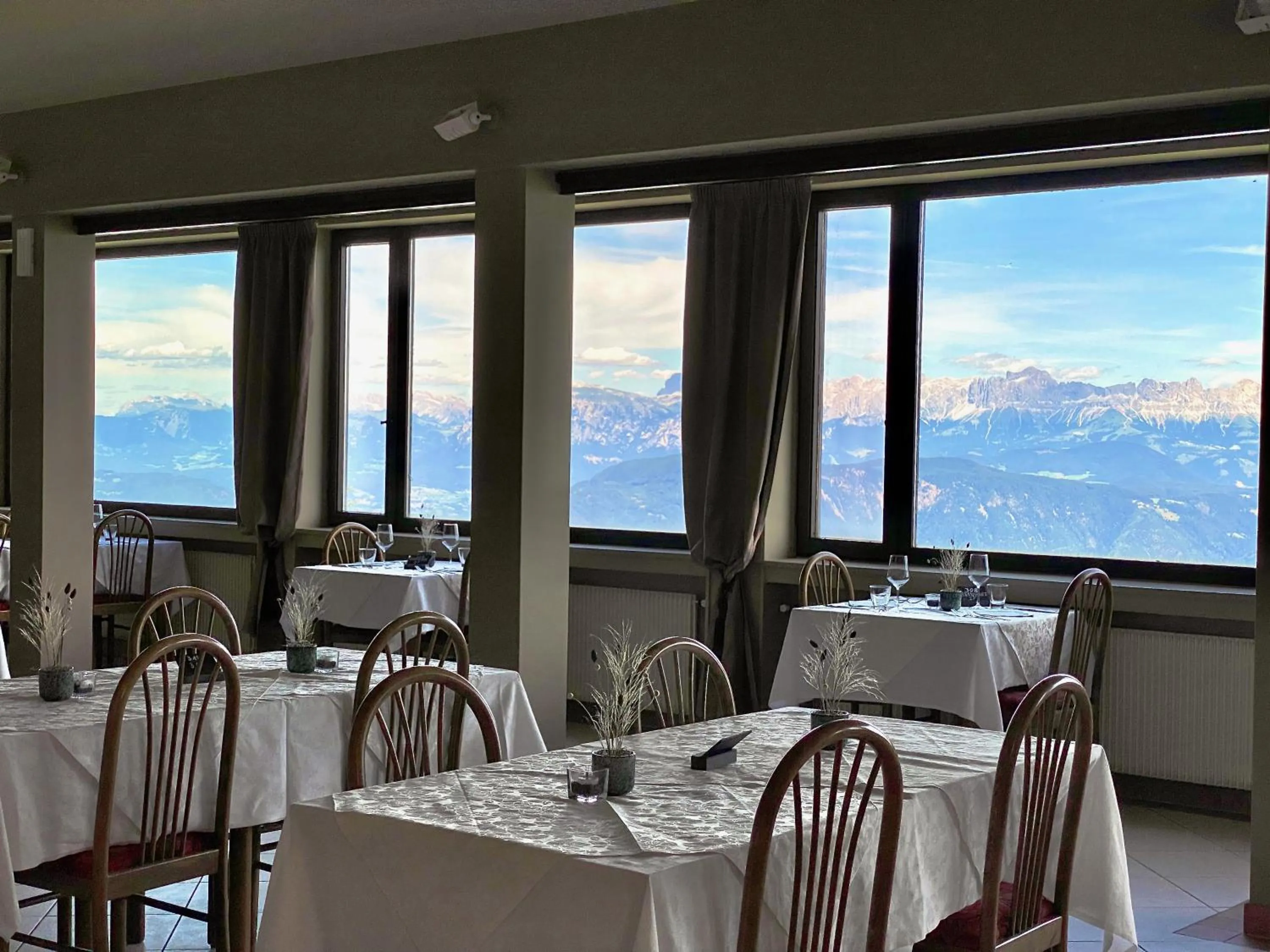 Restaurant/places to eat in PanoramaHotel Penegal