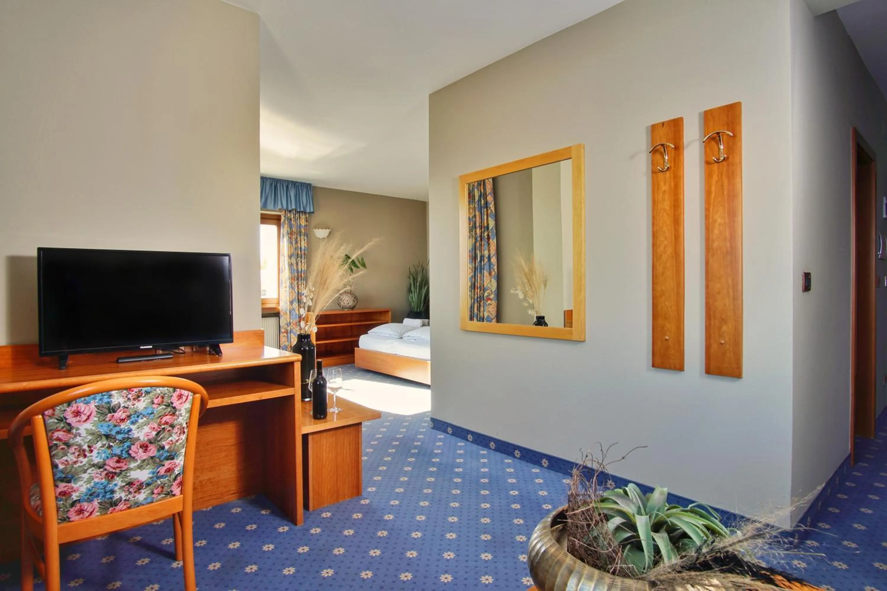 Photo of the whole room in PanoramaHotel Penegal