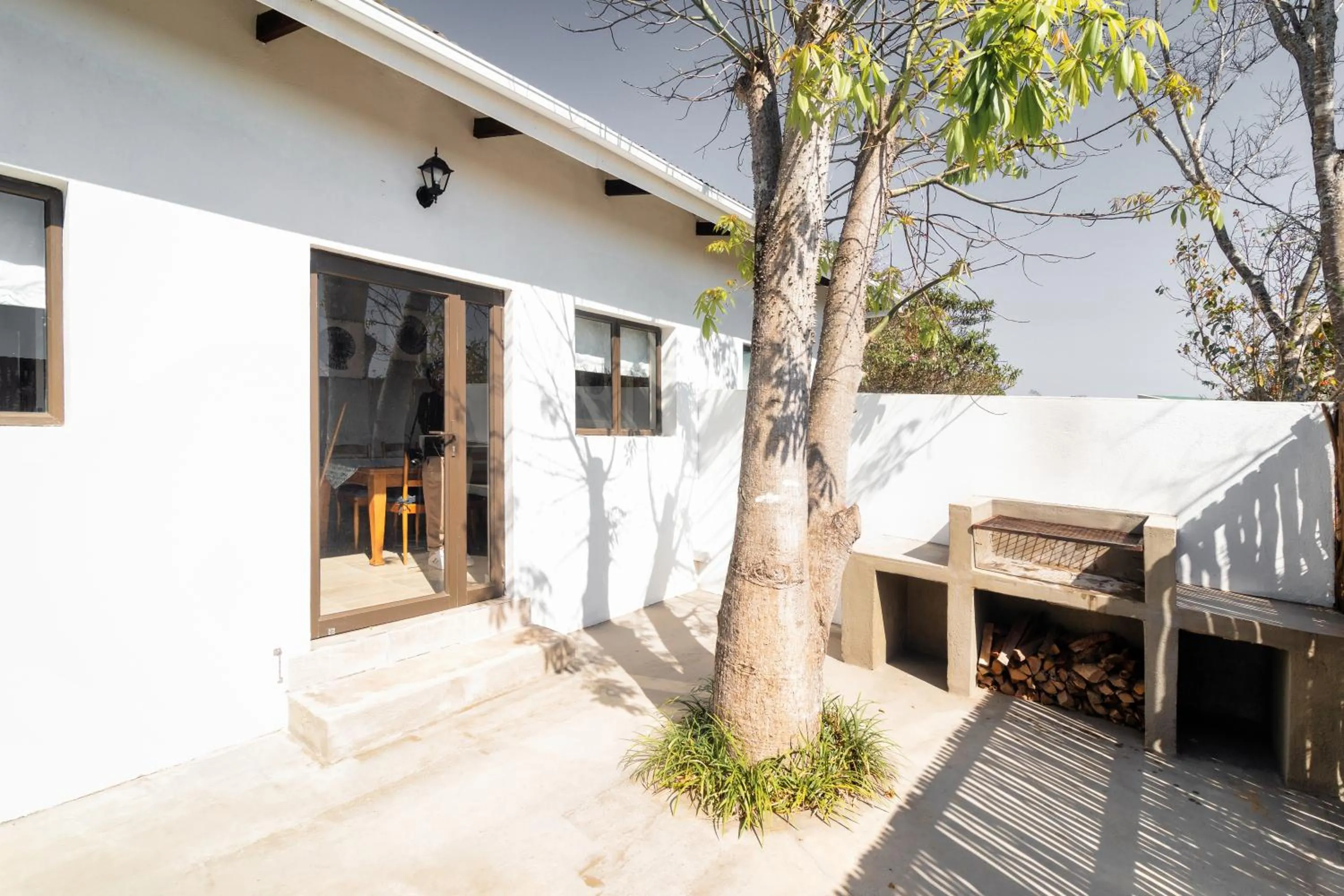 BBQ facilities in Nut Grove Boutique Hotel