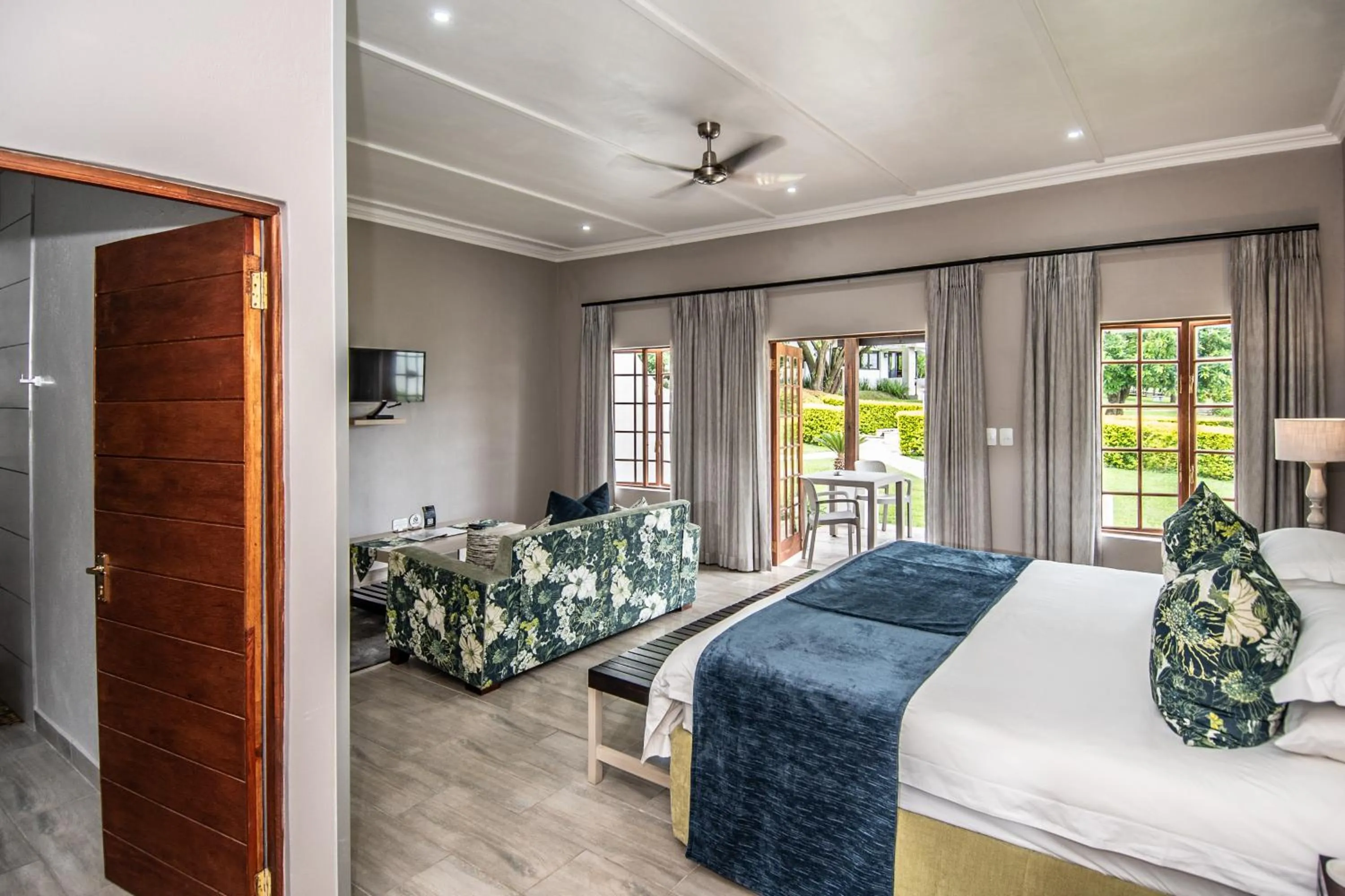 Bedroom, Bed in Nut Grove Boutique Hotel