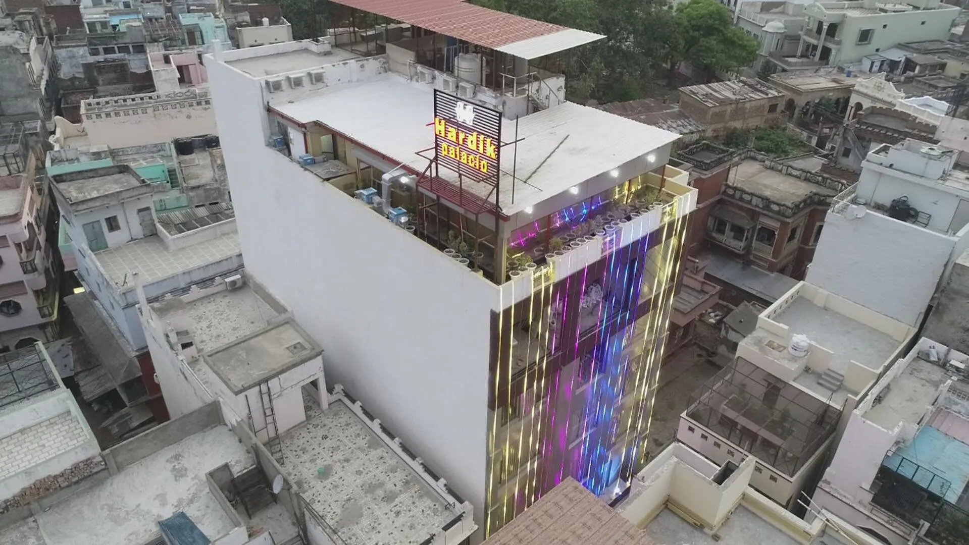 Property building in Hotel Hardik Palacio