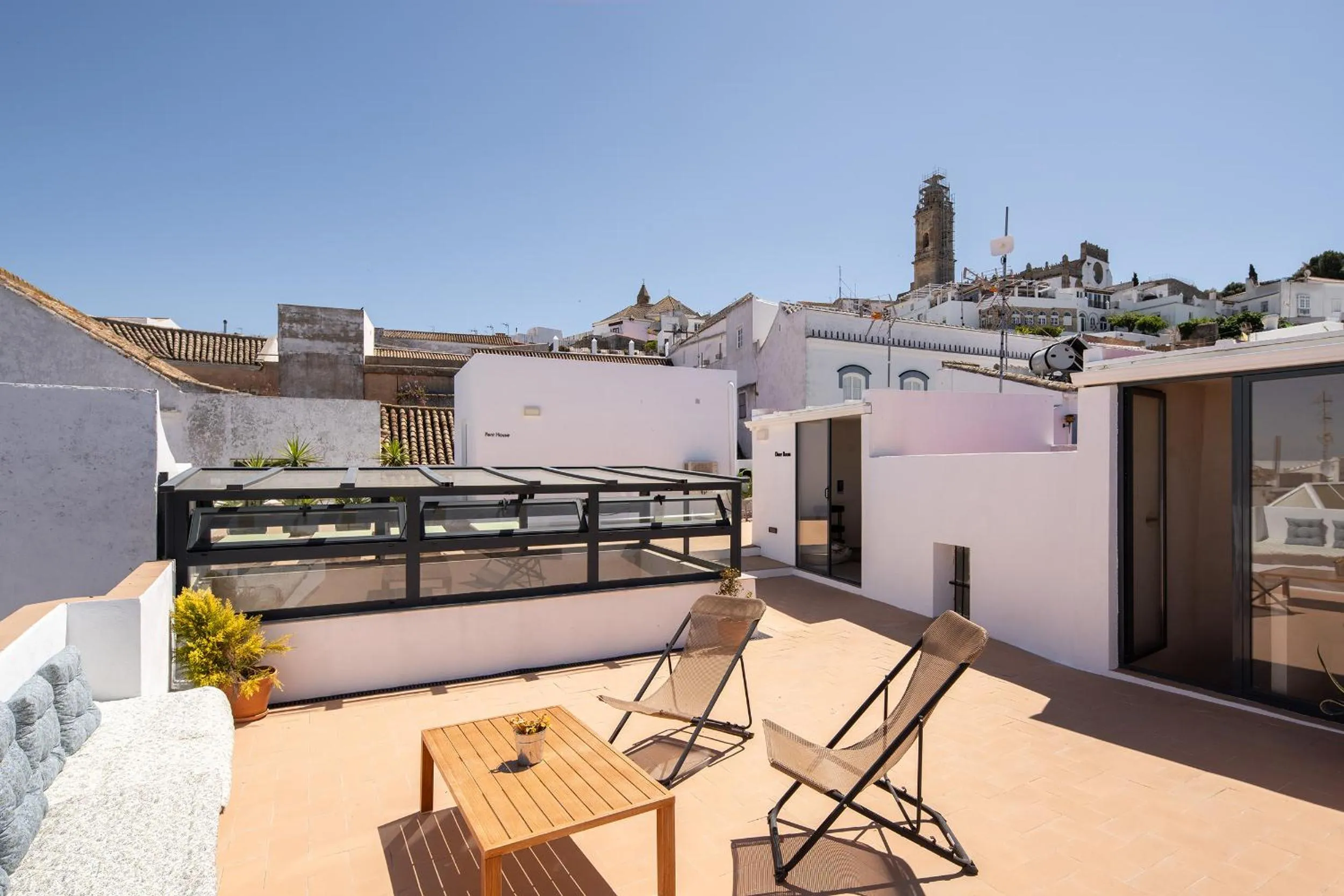 VICTORIA - by Ático73