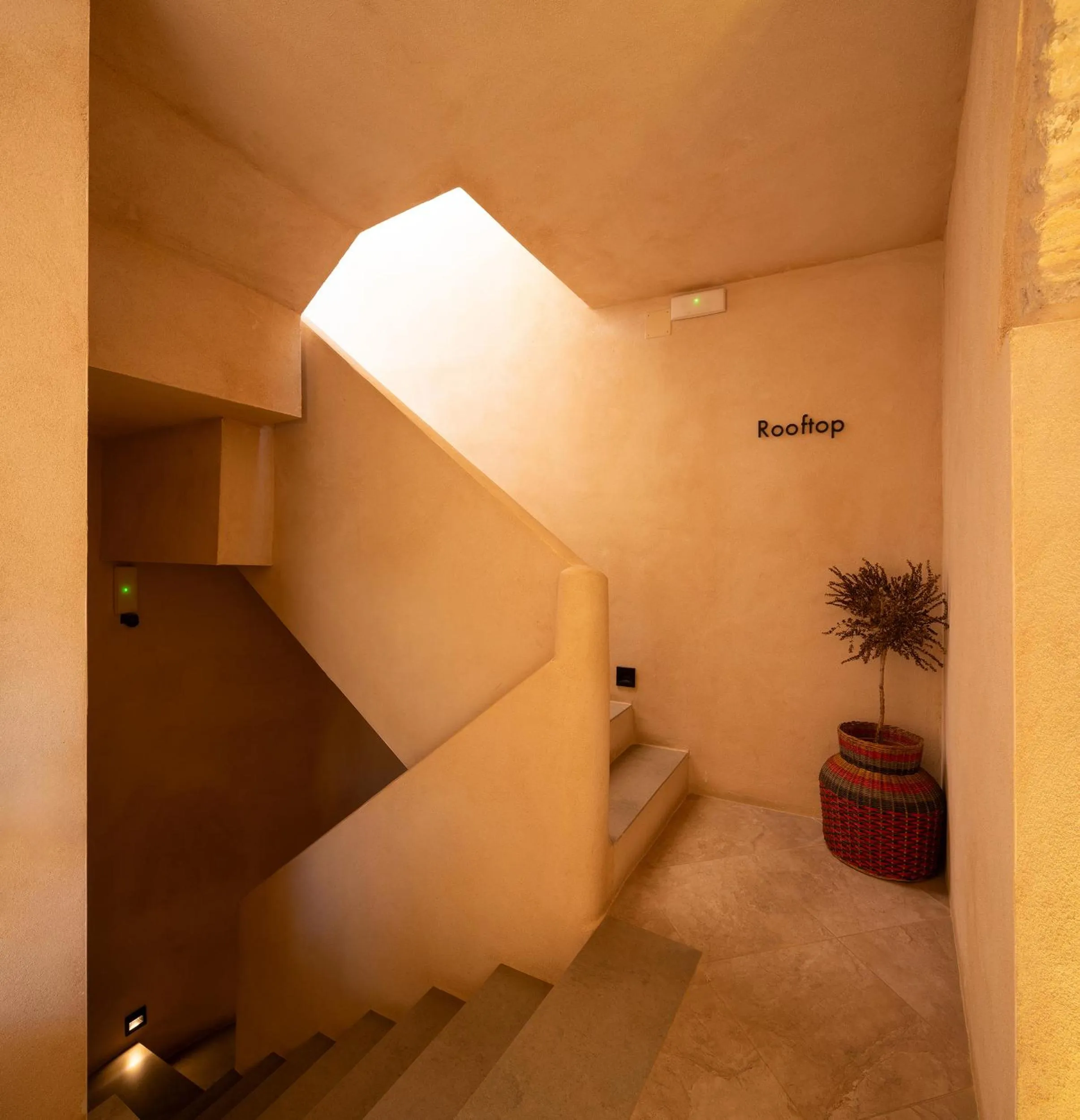 VICTORIA - by Ático73