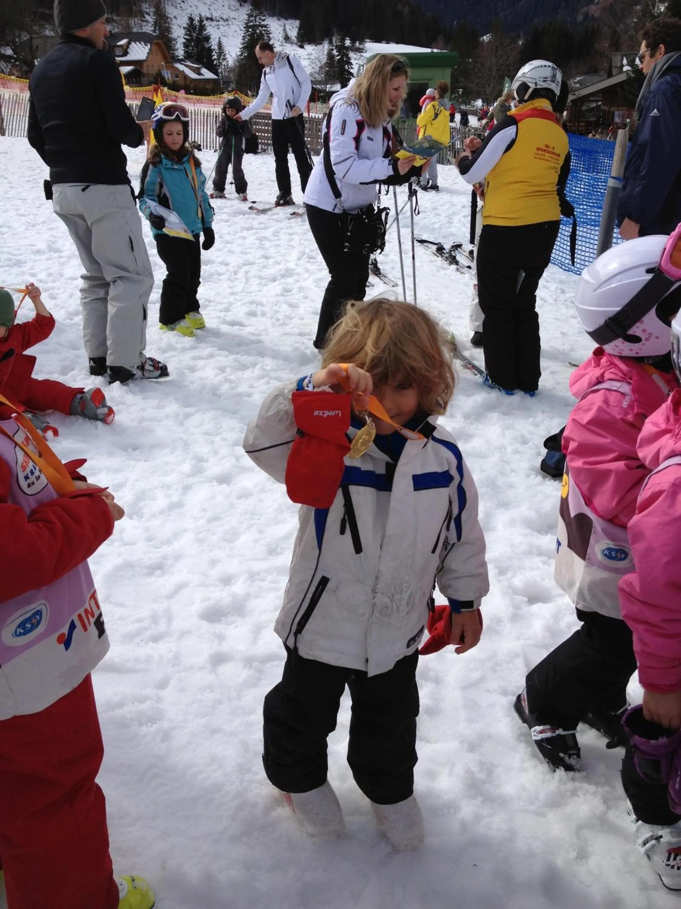Ski School in Appartement Colussi