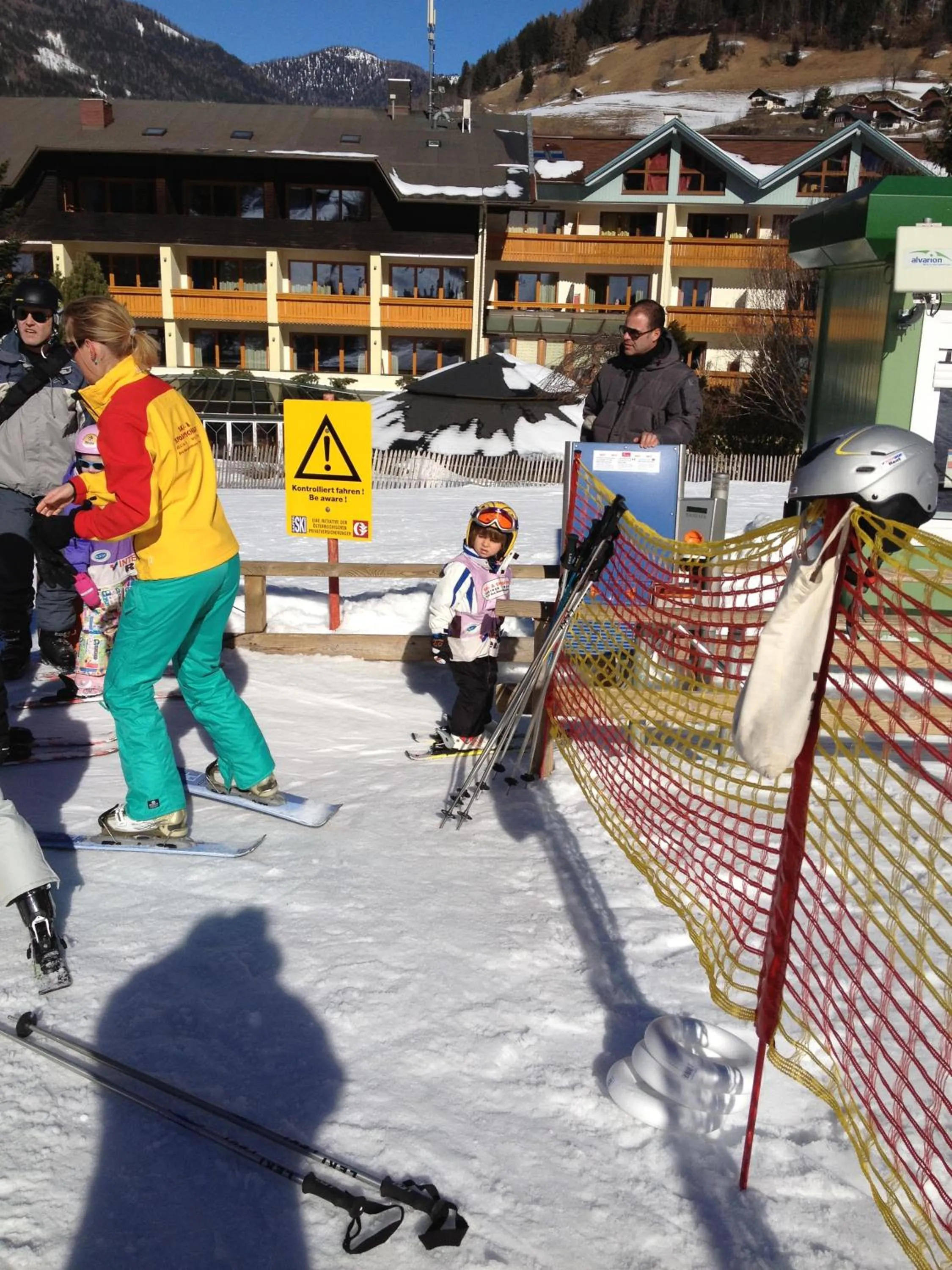 Ski School in Appartement Colussi