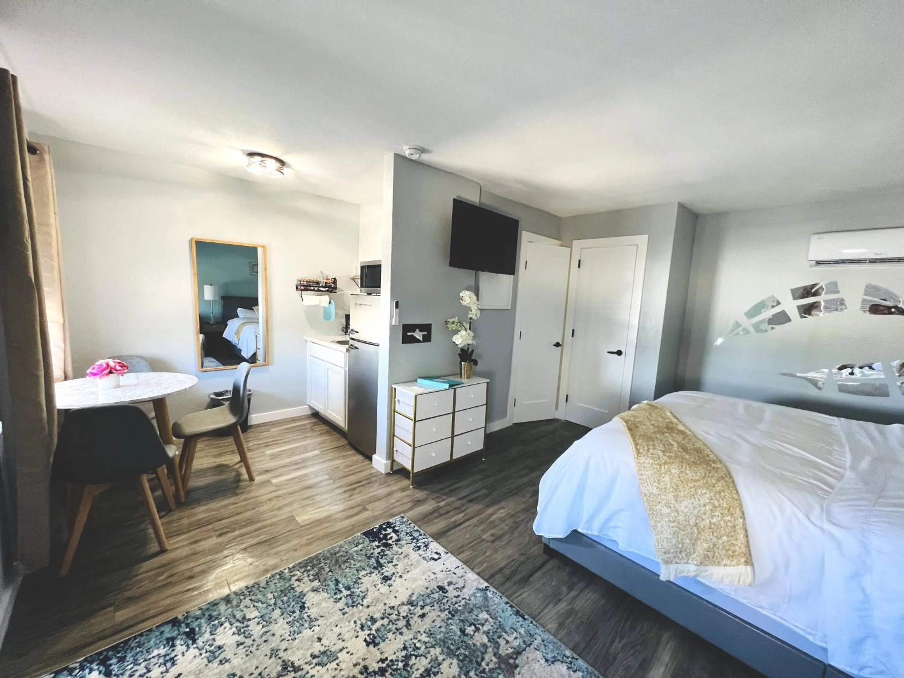 TV and multimedia, Bed in 1915 Beach Club