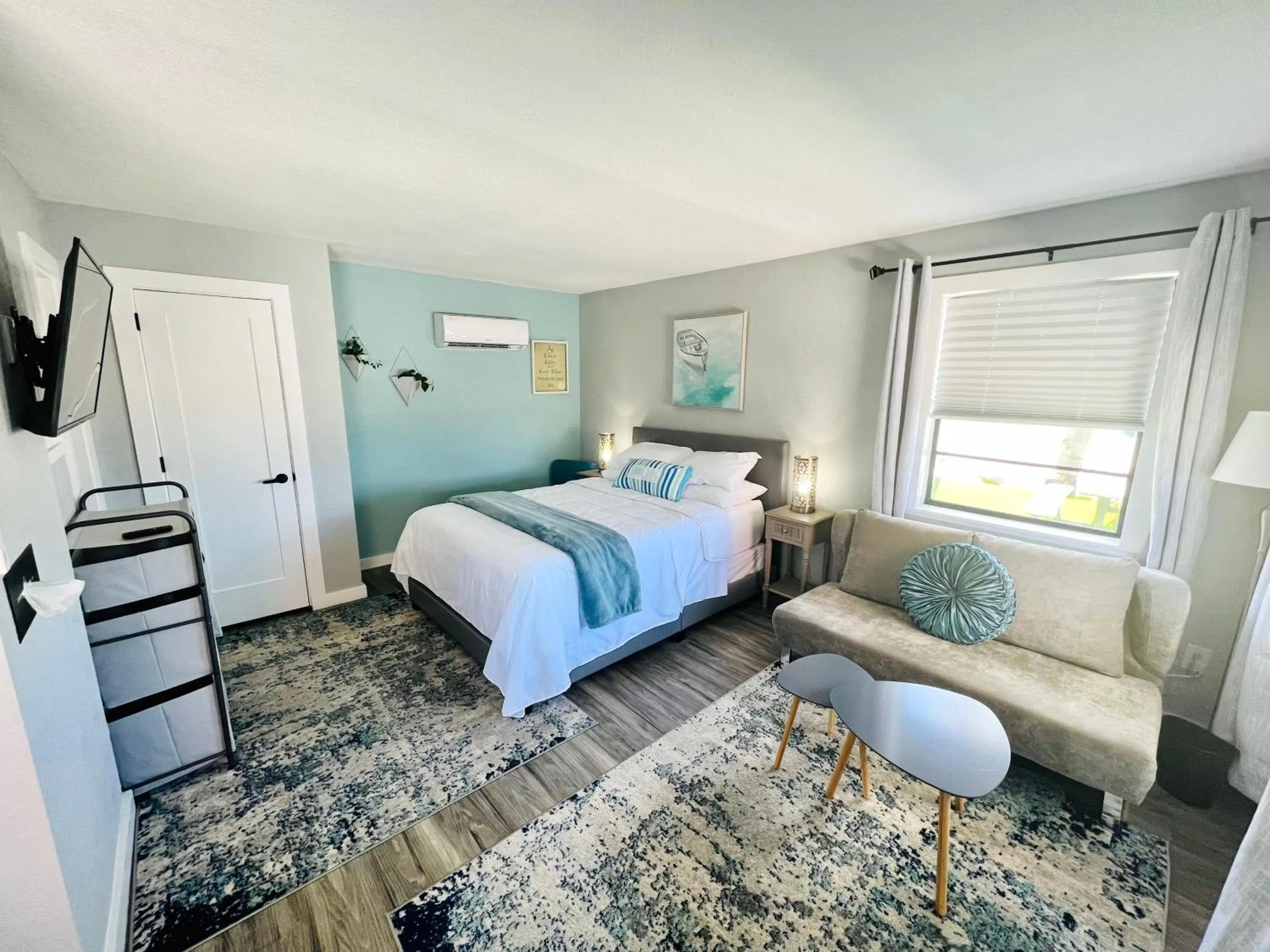 Bed in 1915 Beach Club