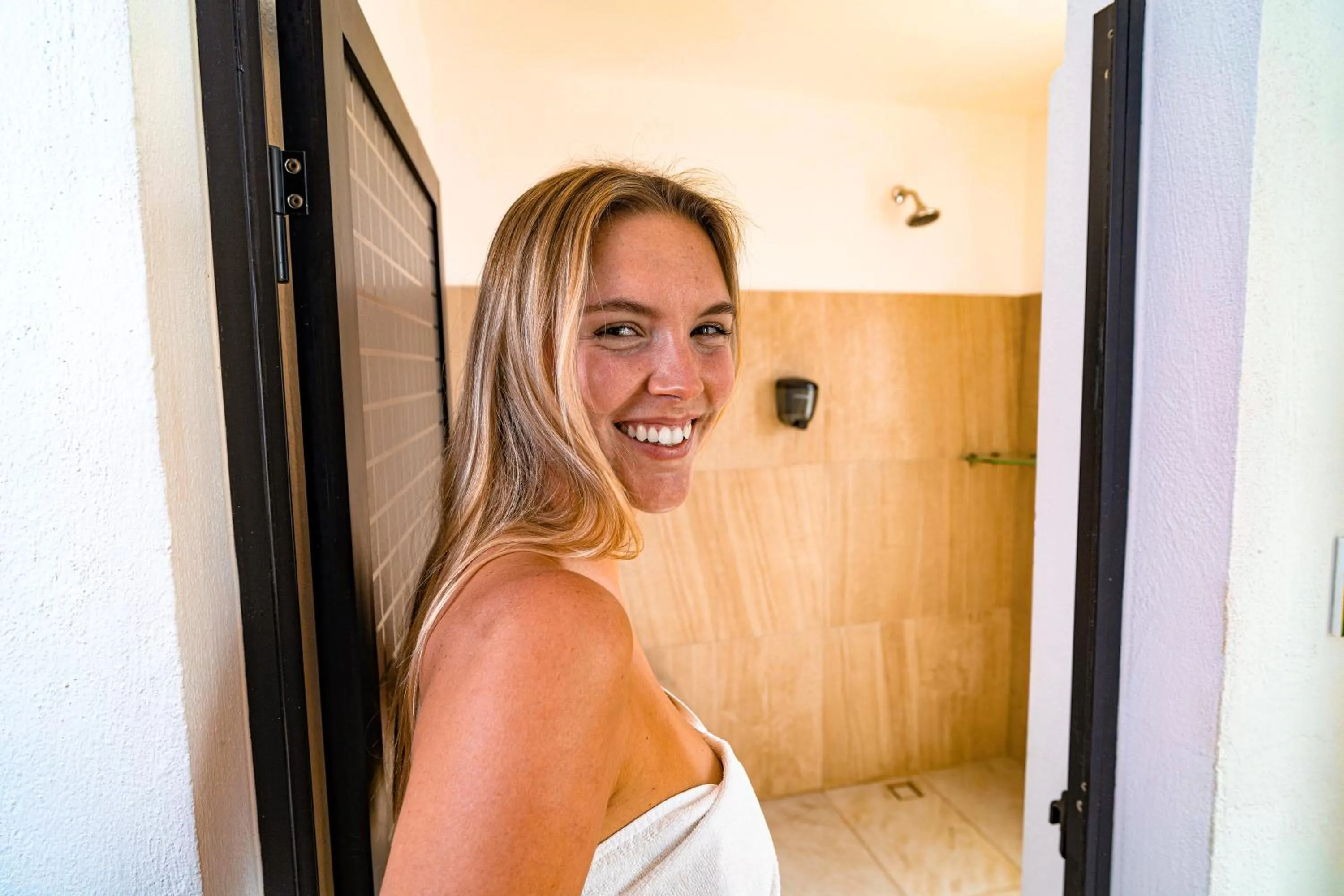 Shower in Nomads Party Hotel