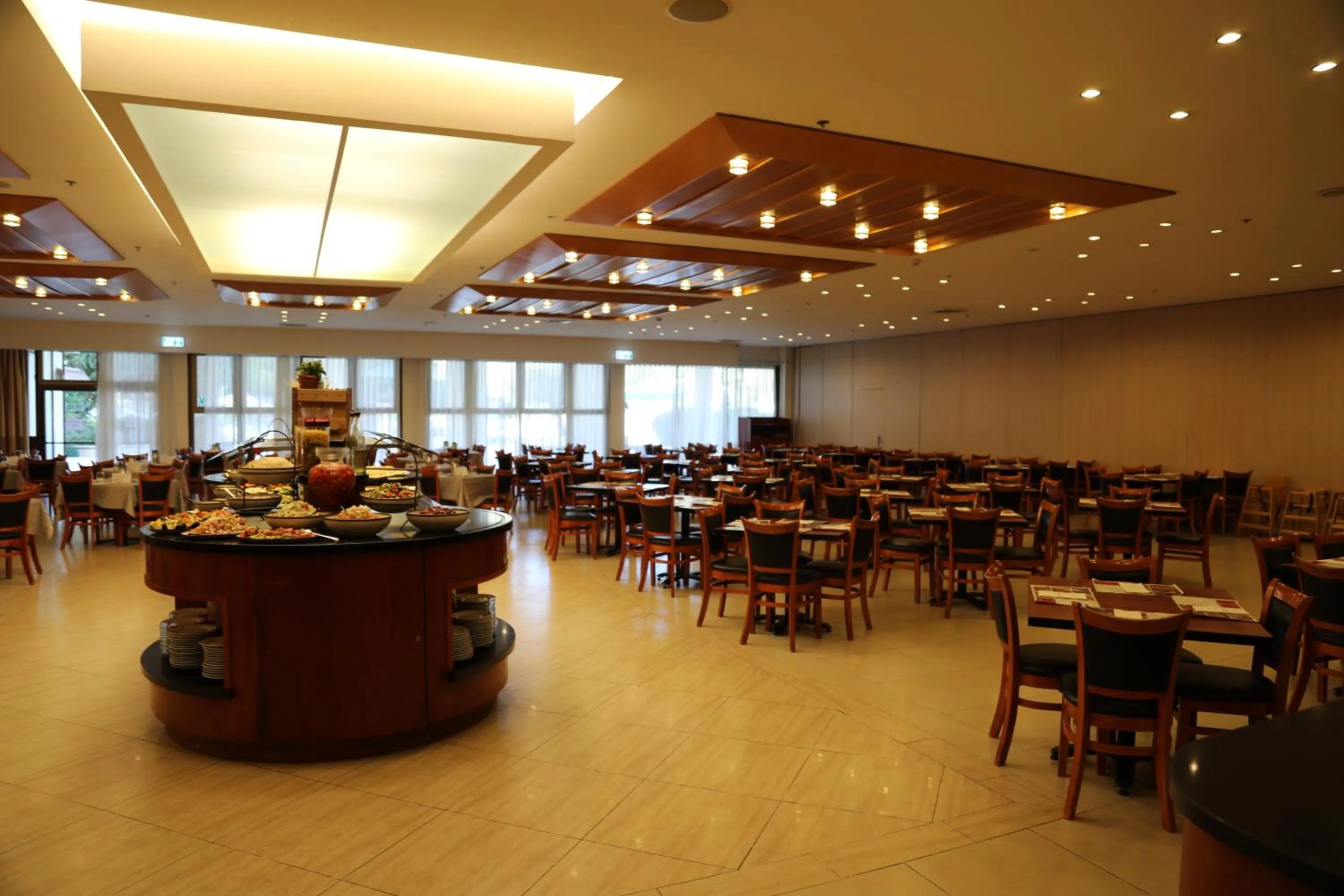 Restaurant/places to eat in Jerusalem Hotel Private Luxury Suites near Western Wall