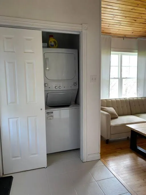 laundry in Loft apartment in Kensington