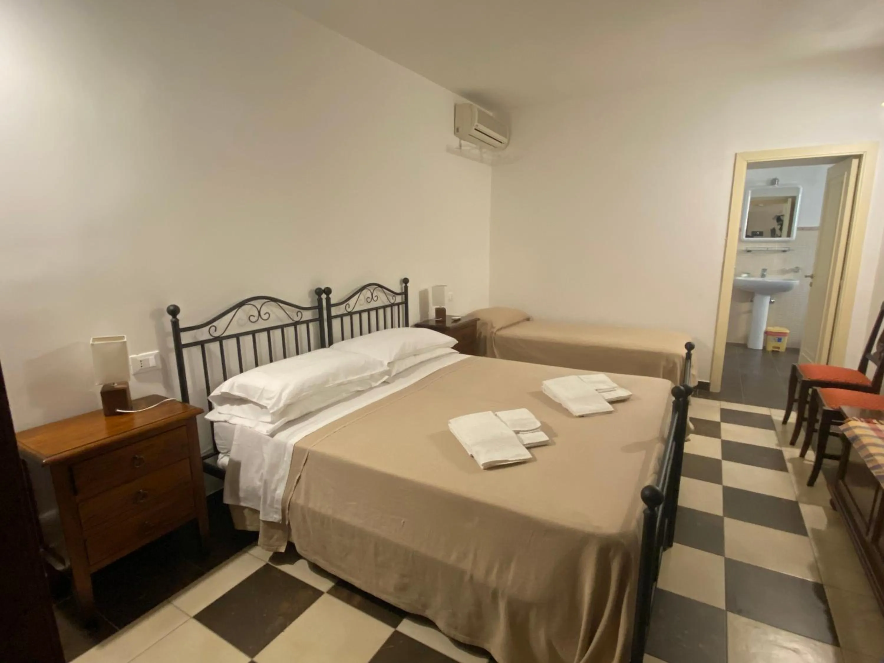 Bedroom, Bed in Agriturismo Il Melograno